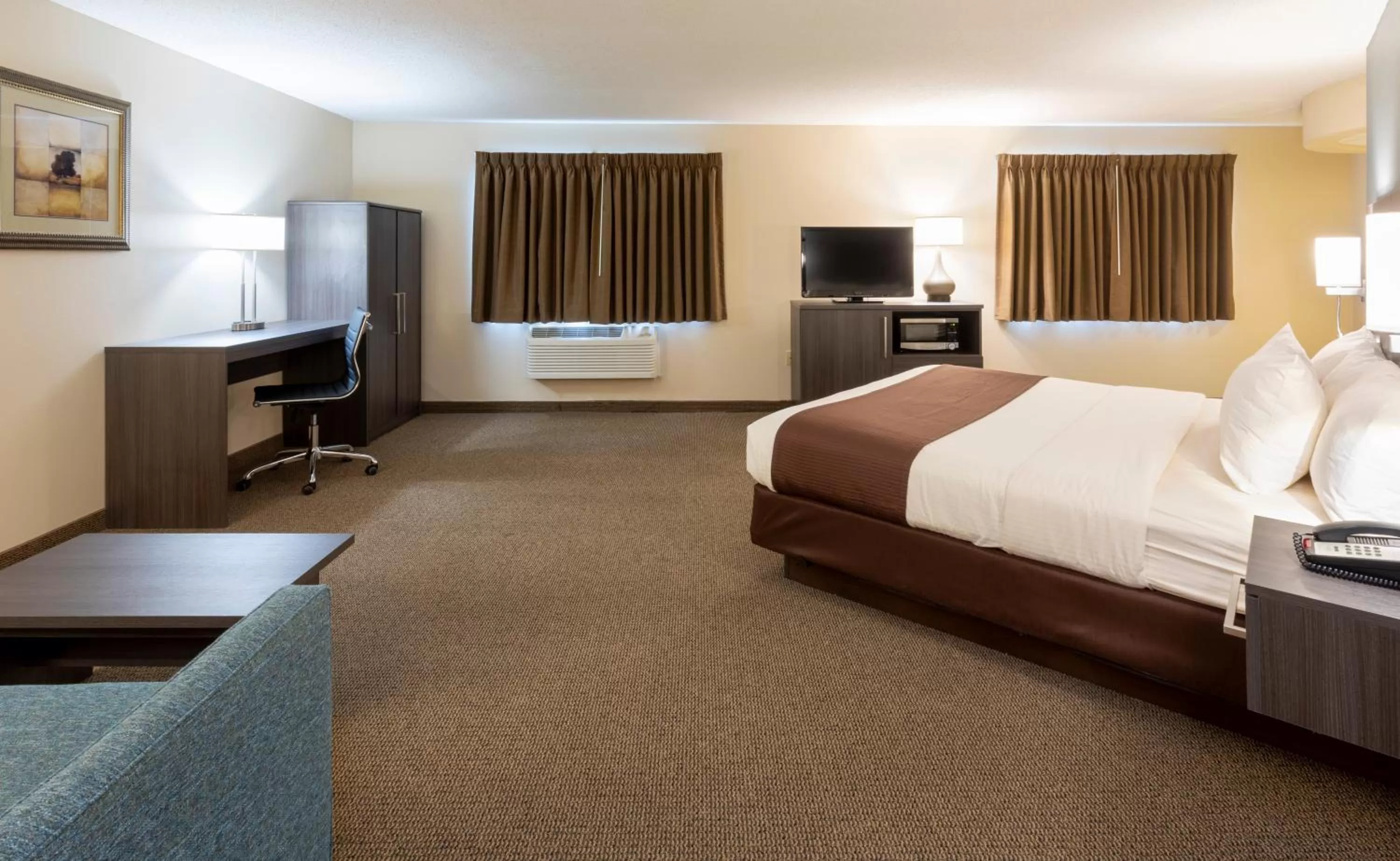 Paynesville Inn & Suites