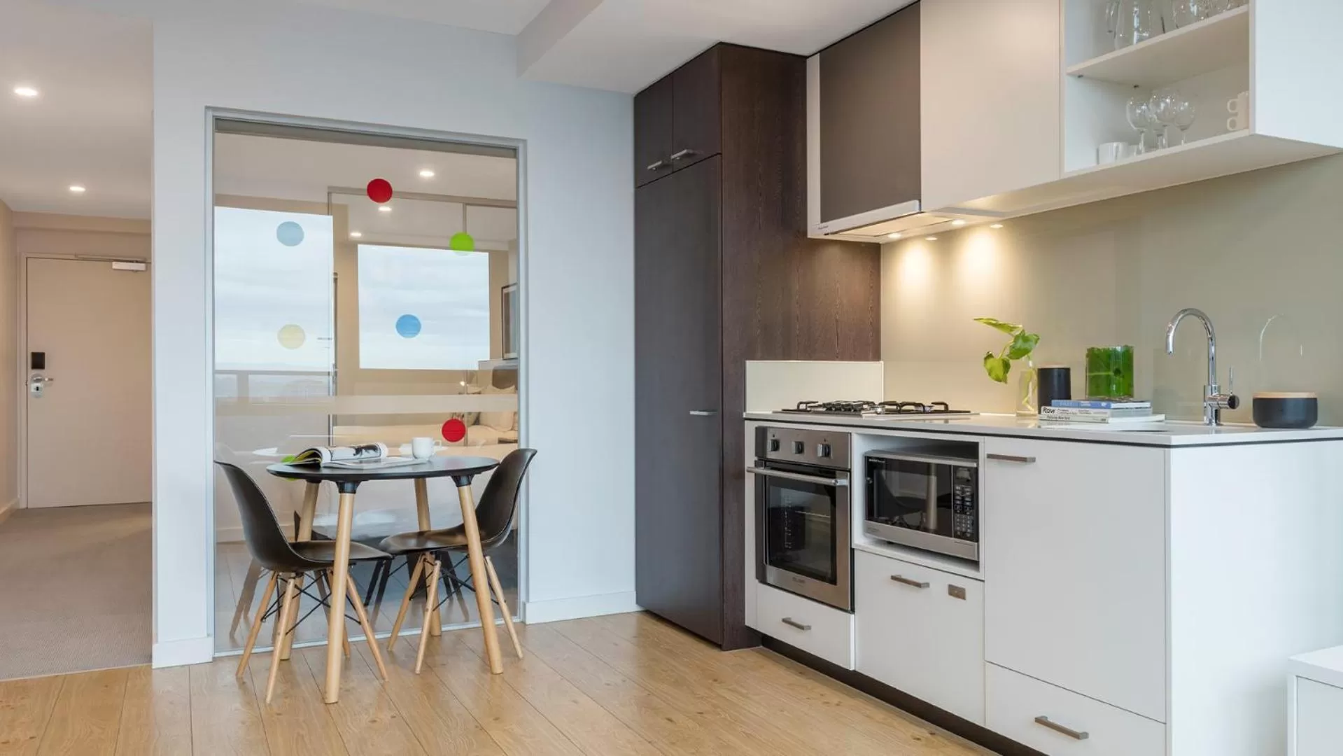 Kitchen or kitchenette in Oaks Melbourne Southbank Suites