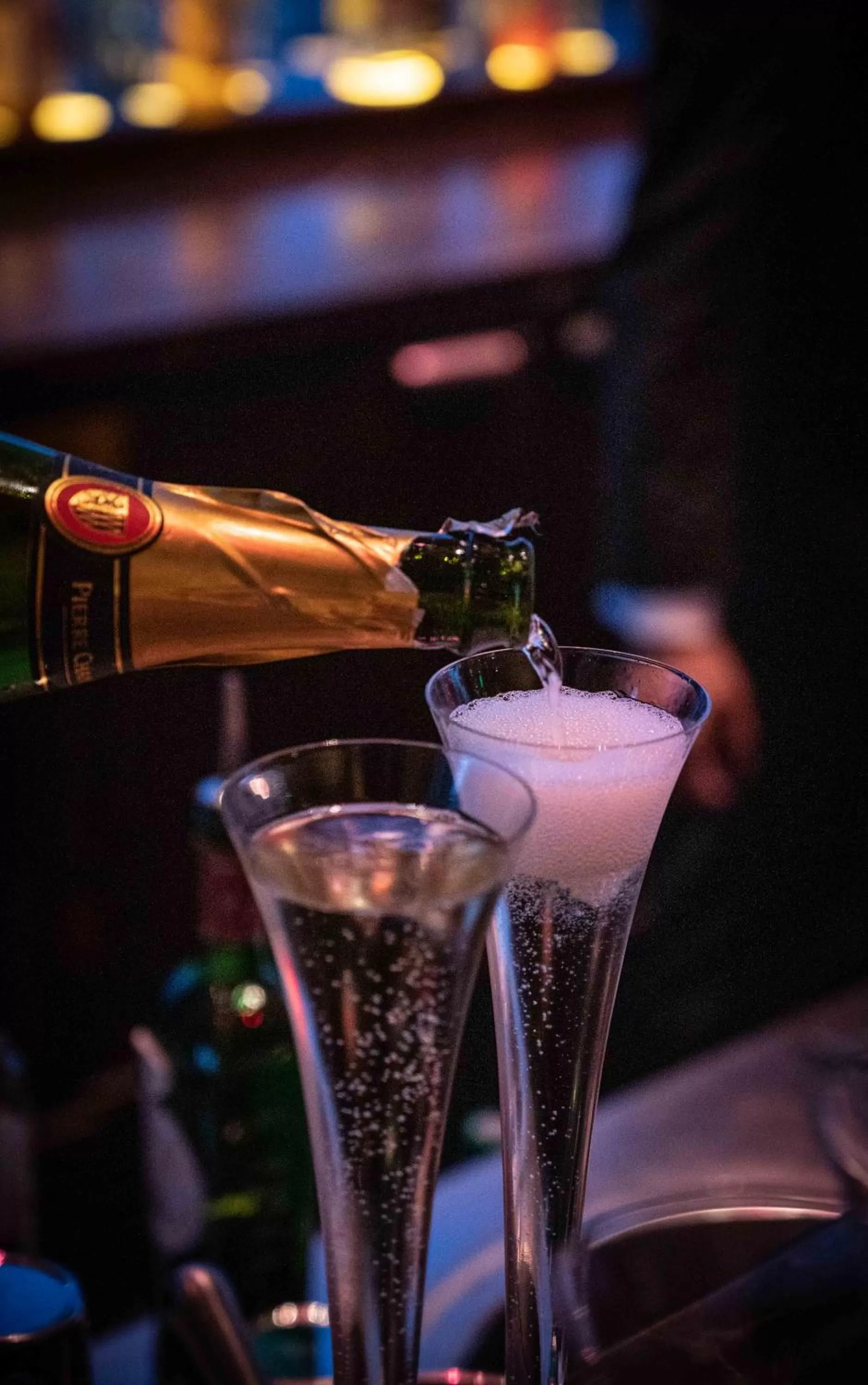 Alcoholic drinks in Shangri-La Shenzhen - Nearby Luohu Border, Outdoor Swimming Pool