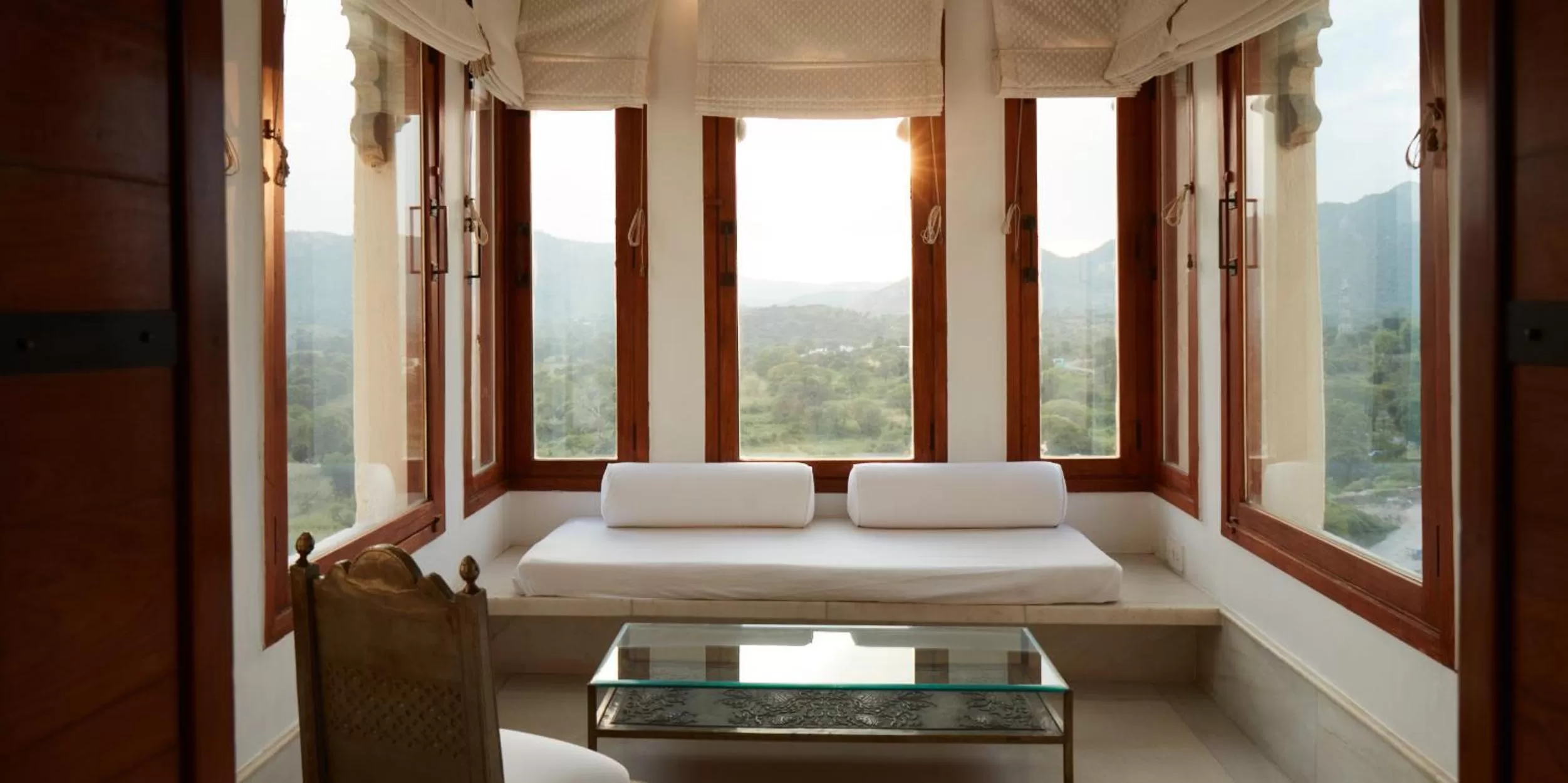 Seating area, Bed in RAAS Devigarh