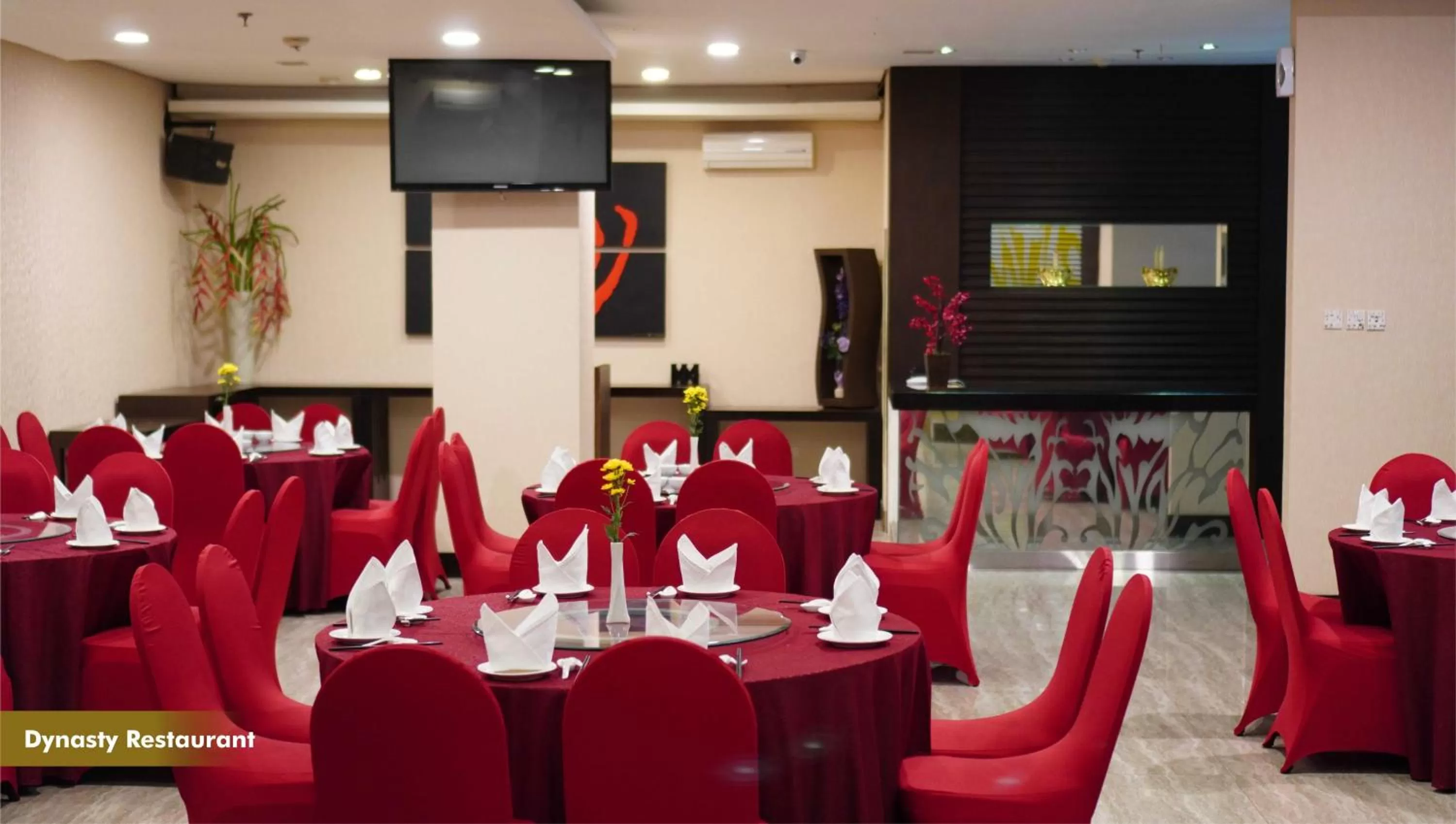 Restaurant/places to eat in Savana Hotel & Convention Malang