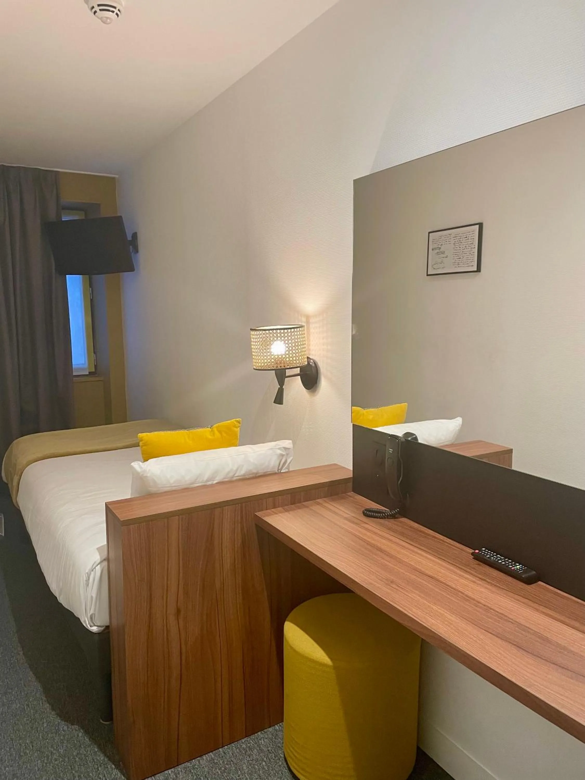 Bed in Hôtel Villa Berlioz