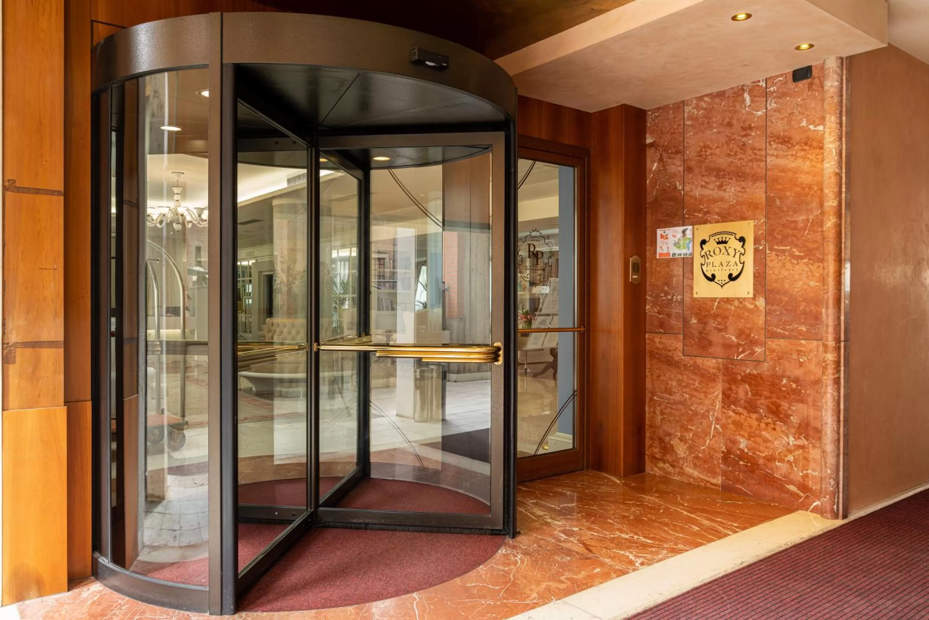 Facade/entrance in Hotel Roxy Plaza