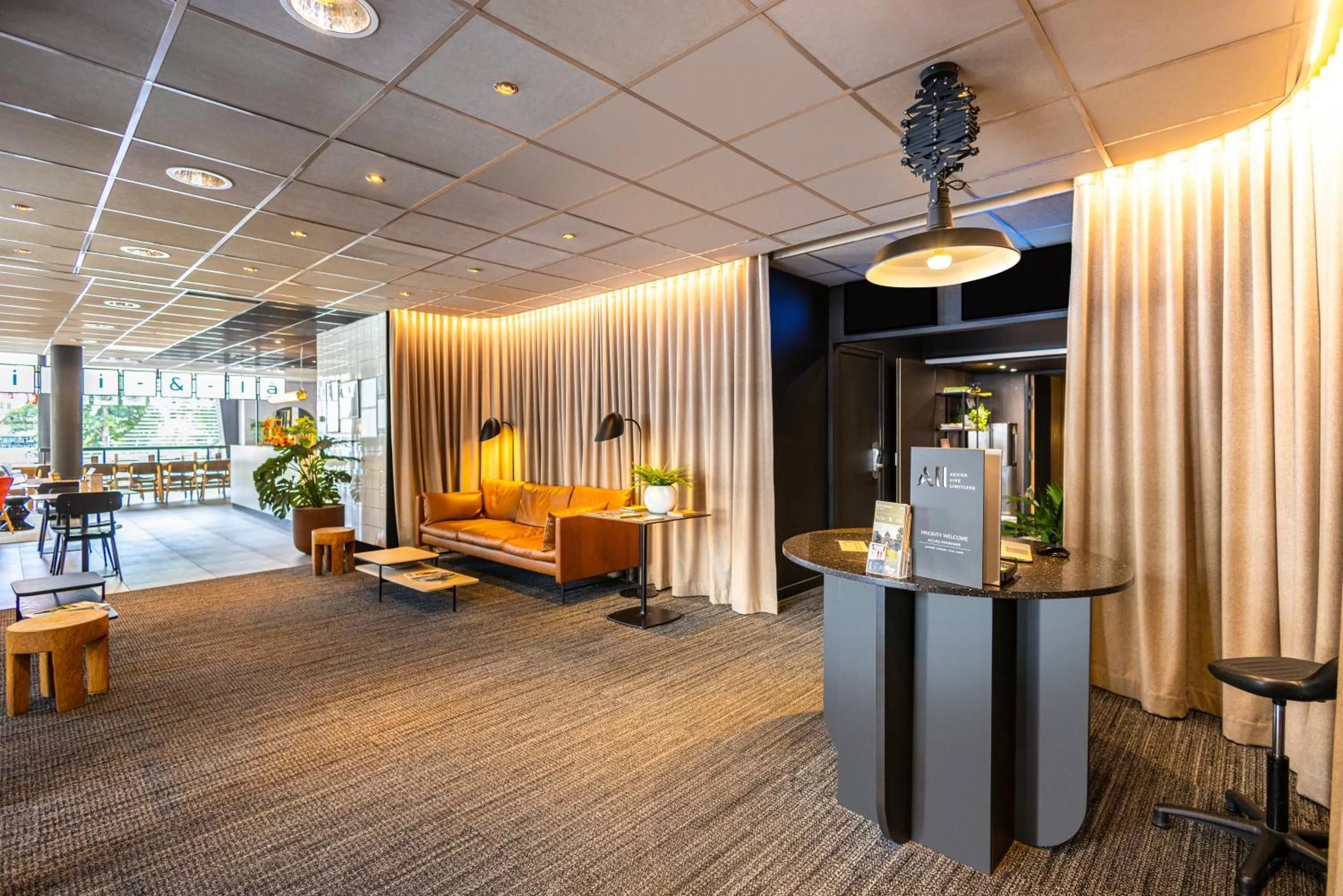 Lobby or reception in ibis Strasbourg Centre Les Halles