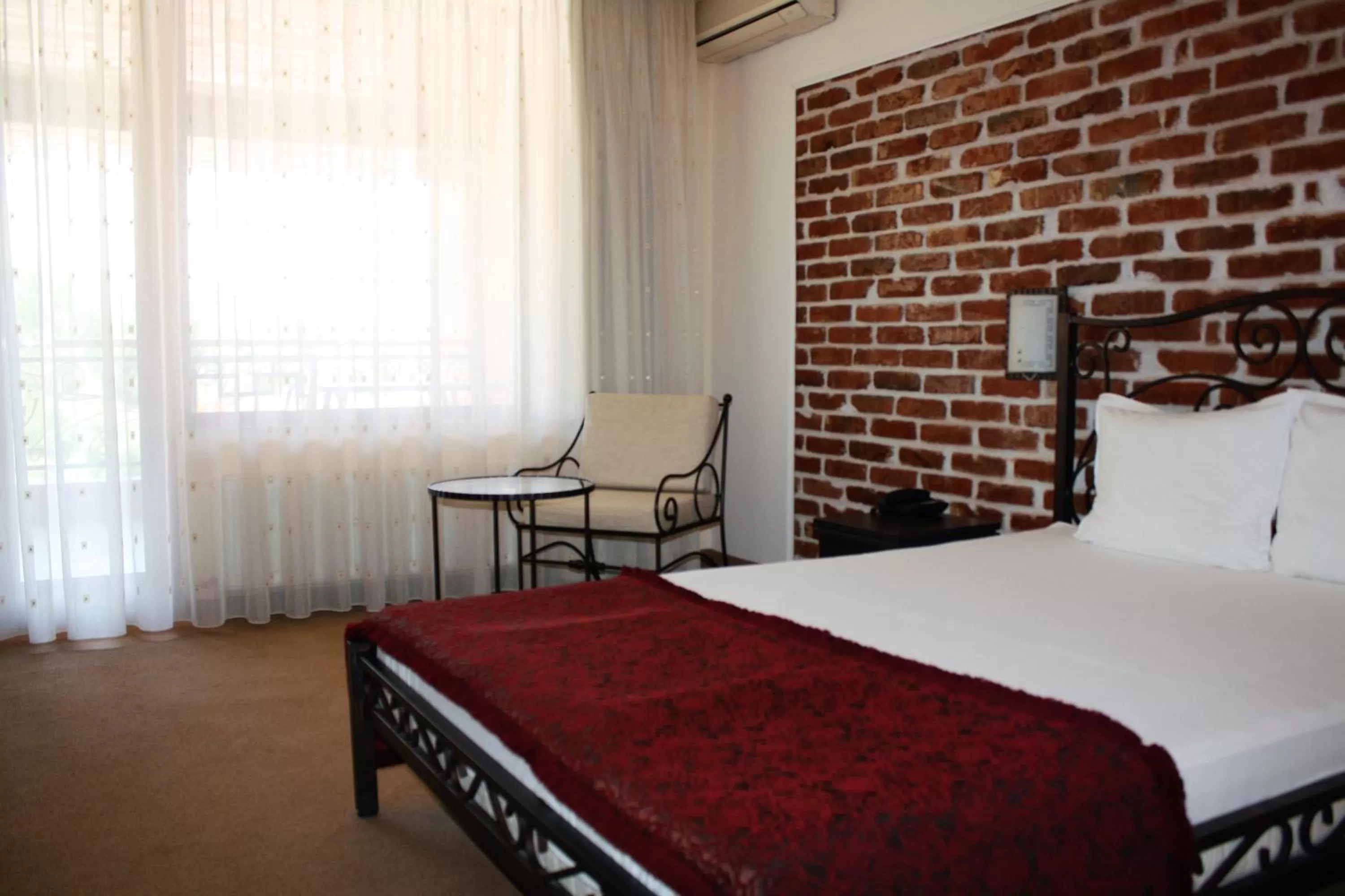 Photo of the whole room in Hotel Villa Verde