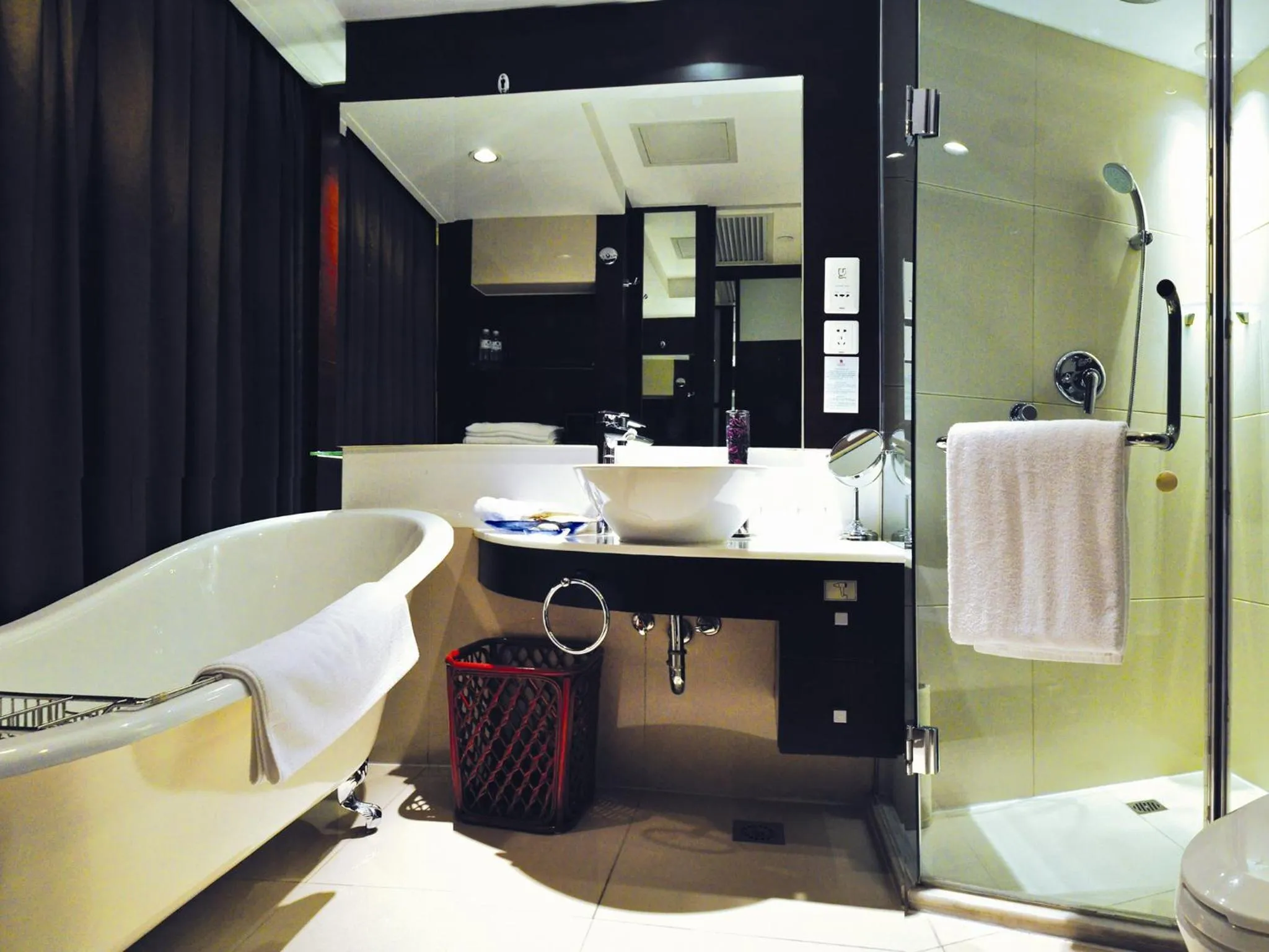 Bathroom in Jinling Purple Mountain Hotel Shanghai（Shanghai Grand Trustel Purple Mountain Hotel）