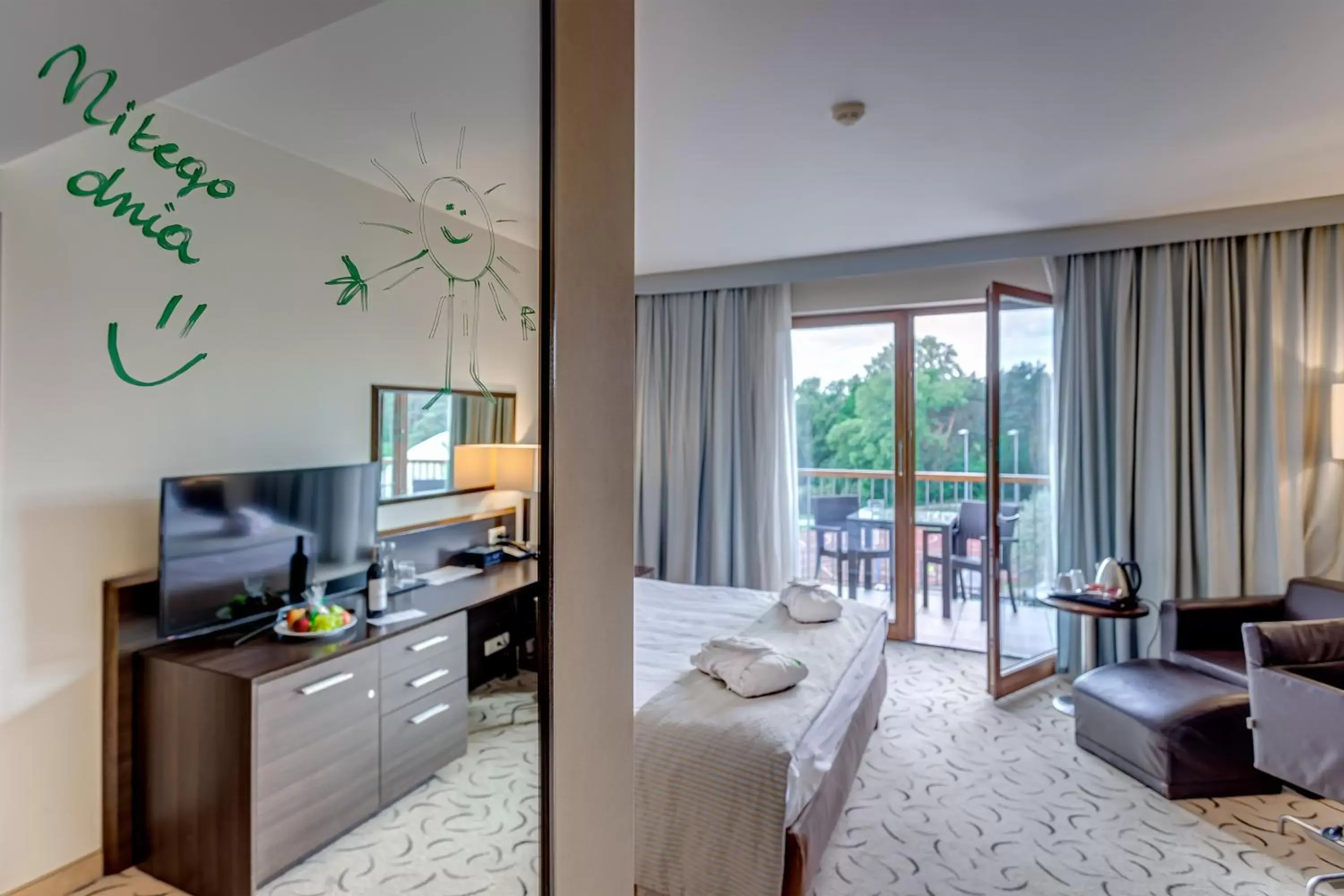 Premium King Room in Holiday Inn Resort Warsaw Józefów by IHG Premium King Room in Holiday Inn Resort Warsaw Józefów by IHG