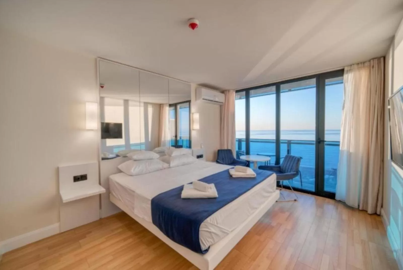 Bed in Luxury Sea View Aparthotel In Orbi City Batumi