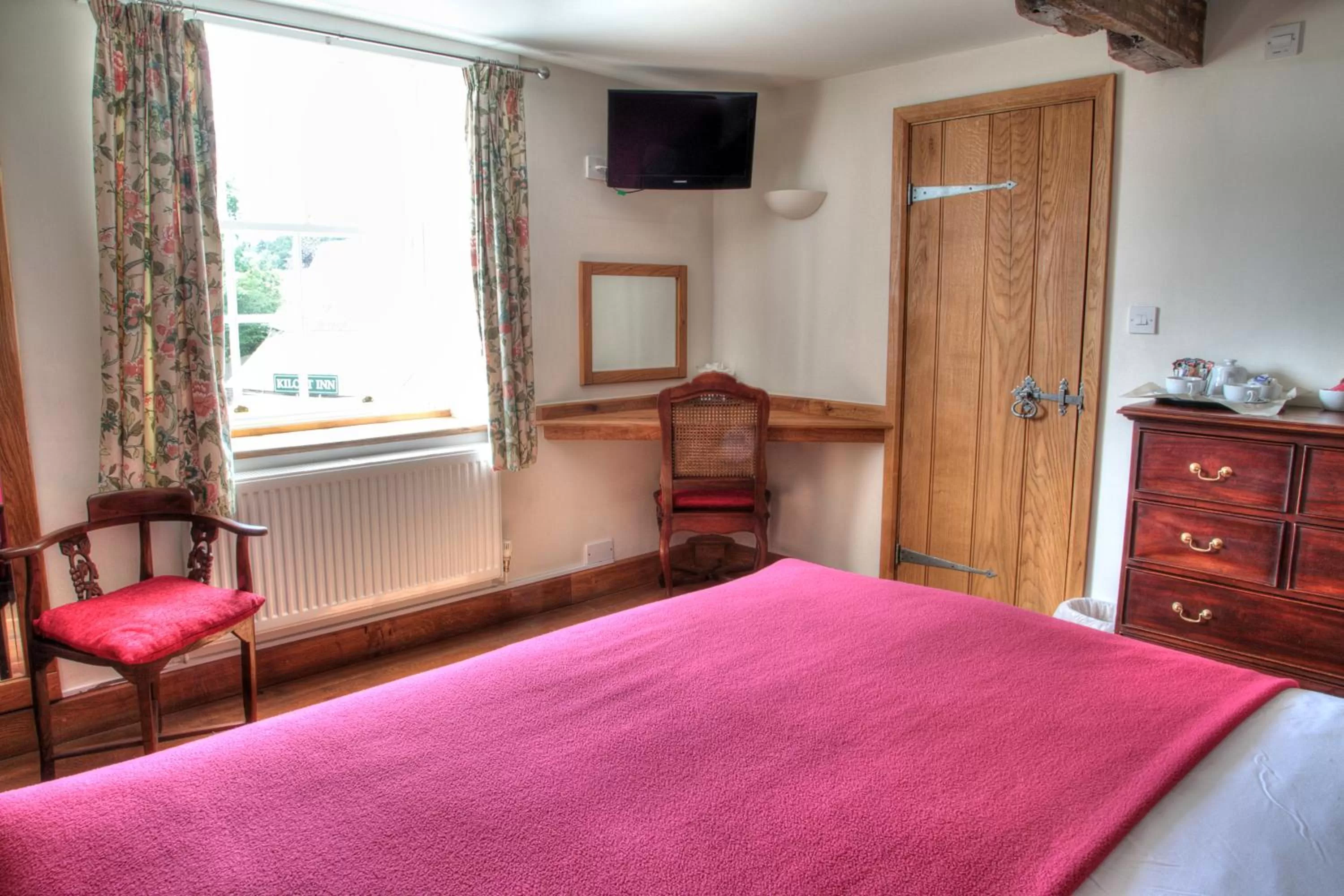 Bedroom, Bed in The Kilcot Inn