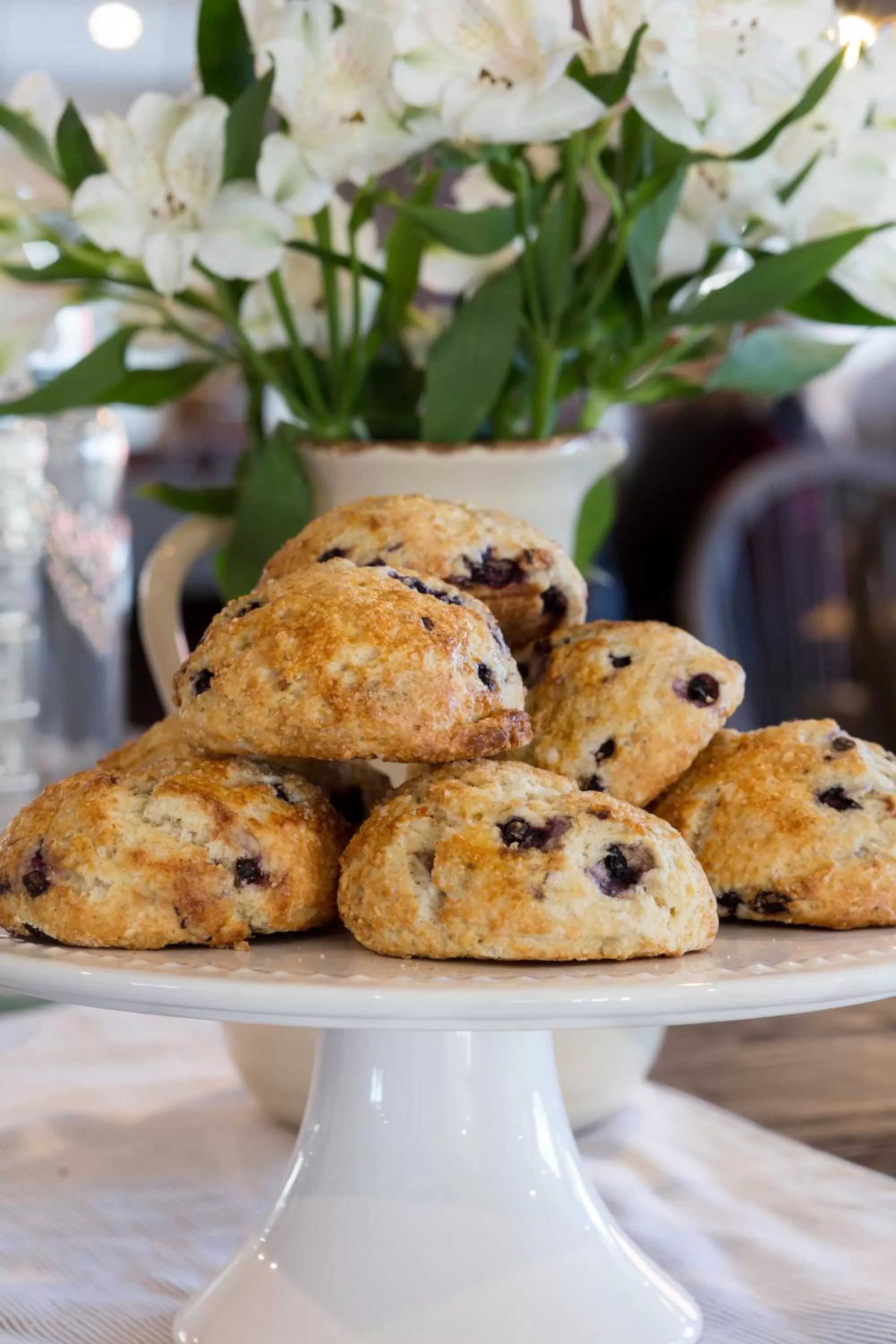 Breakfast, Food in Mountain Meadows Lodge
