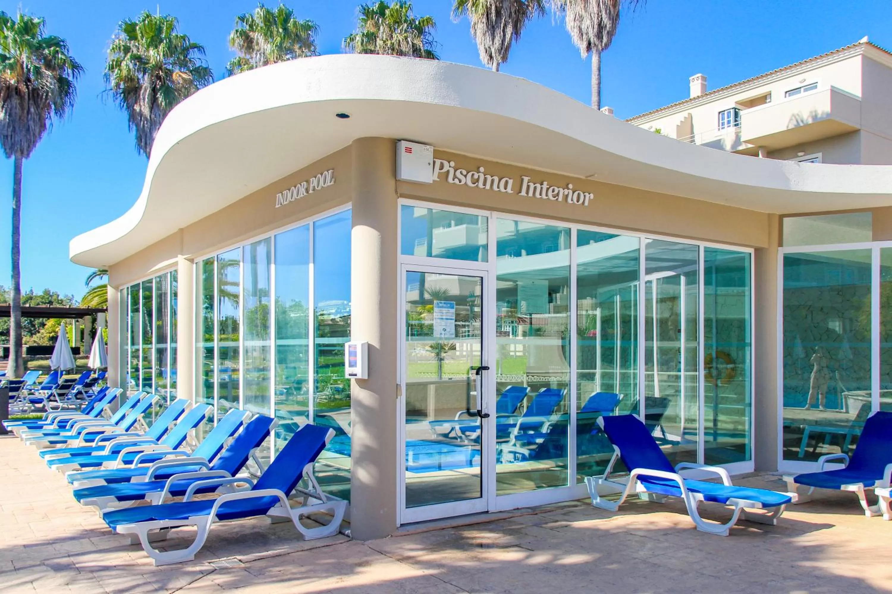 Swimming pool in Vitors Plaza