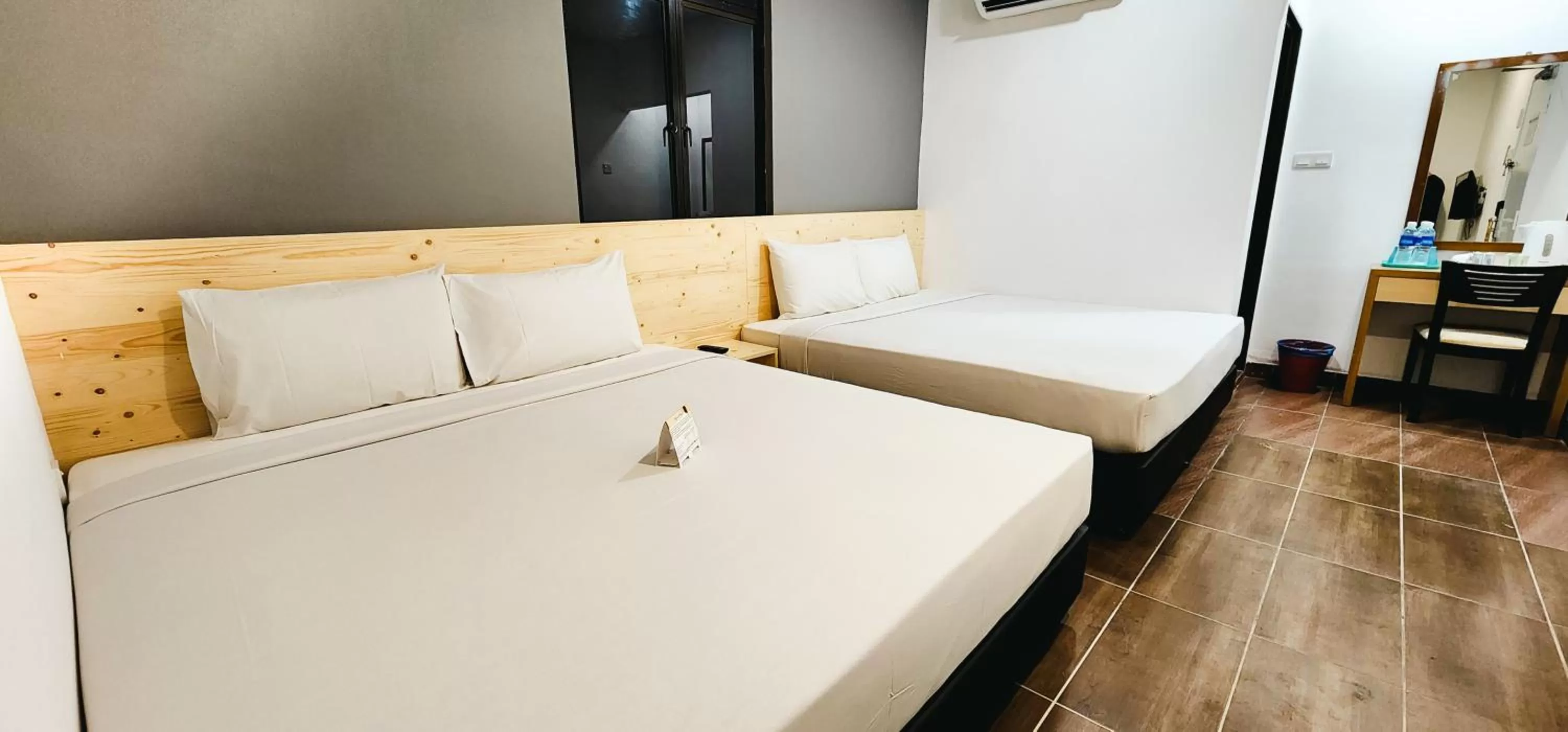 Bedroom, Seating Area in Sunflower Hotel Malacca