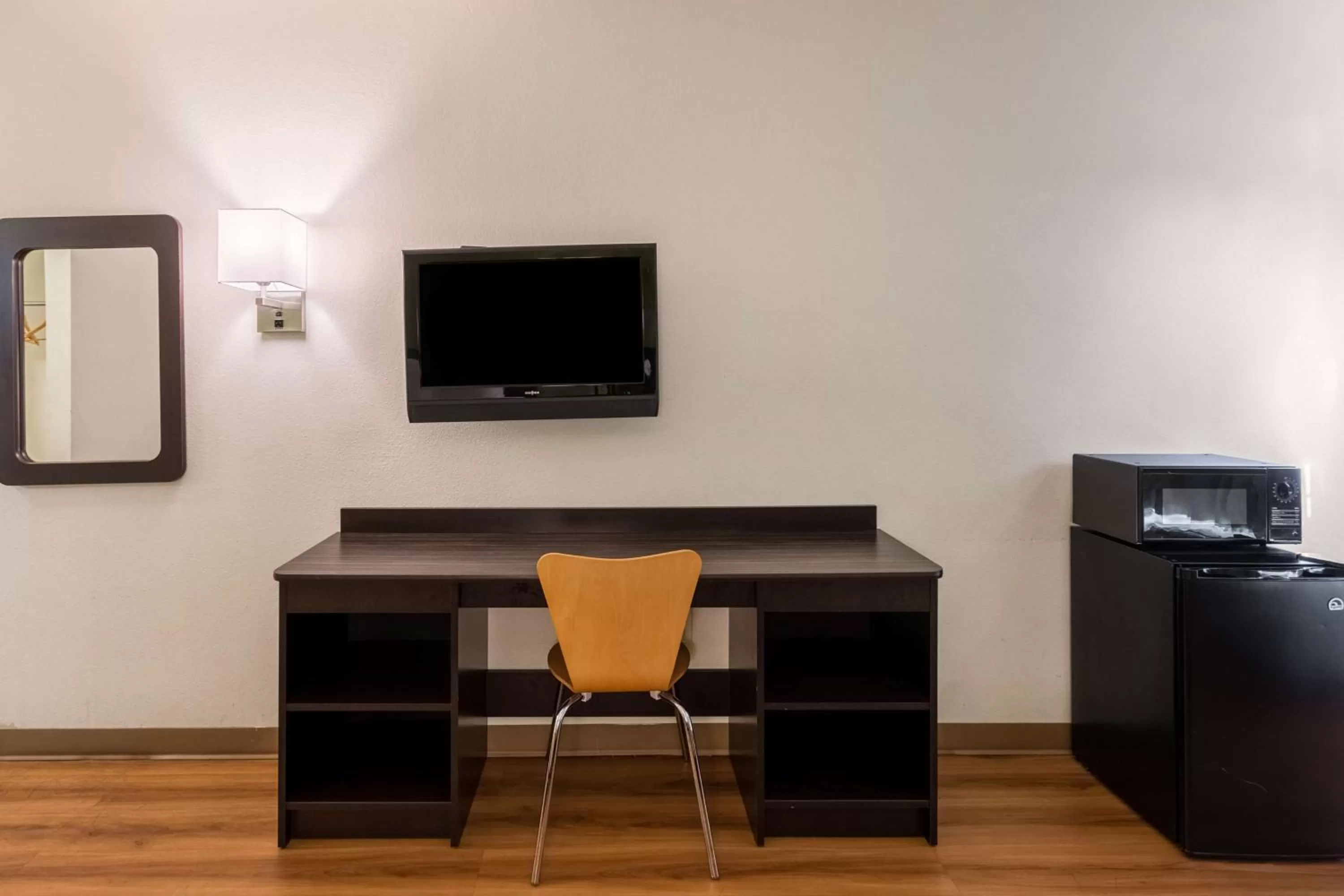 Photo of the whole room in Motel 6-North Richland Hills, TX - NE Fort Worth