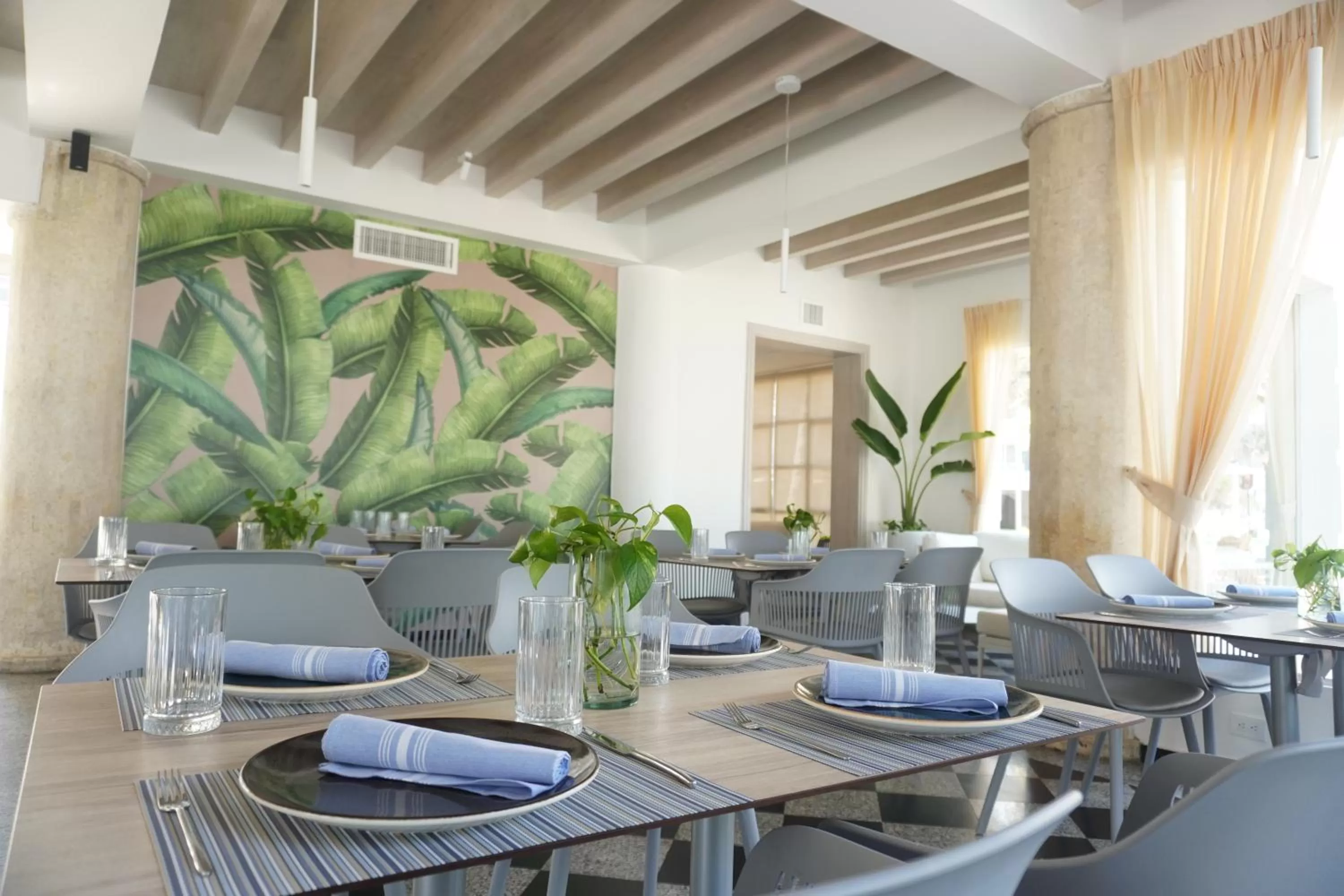 Restaurant/places to eat in Hotel Las Americas Casa de Playa