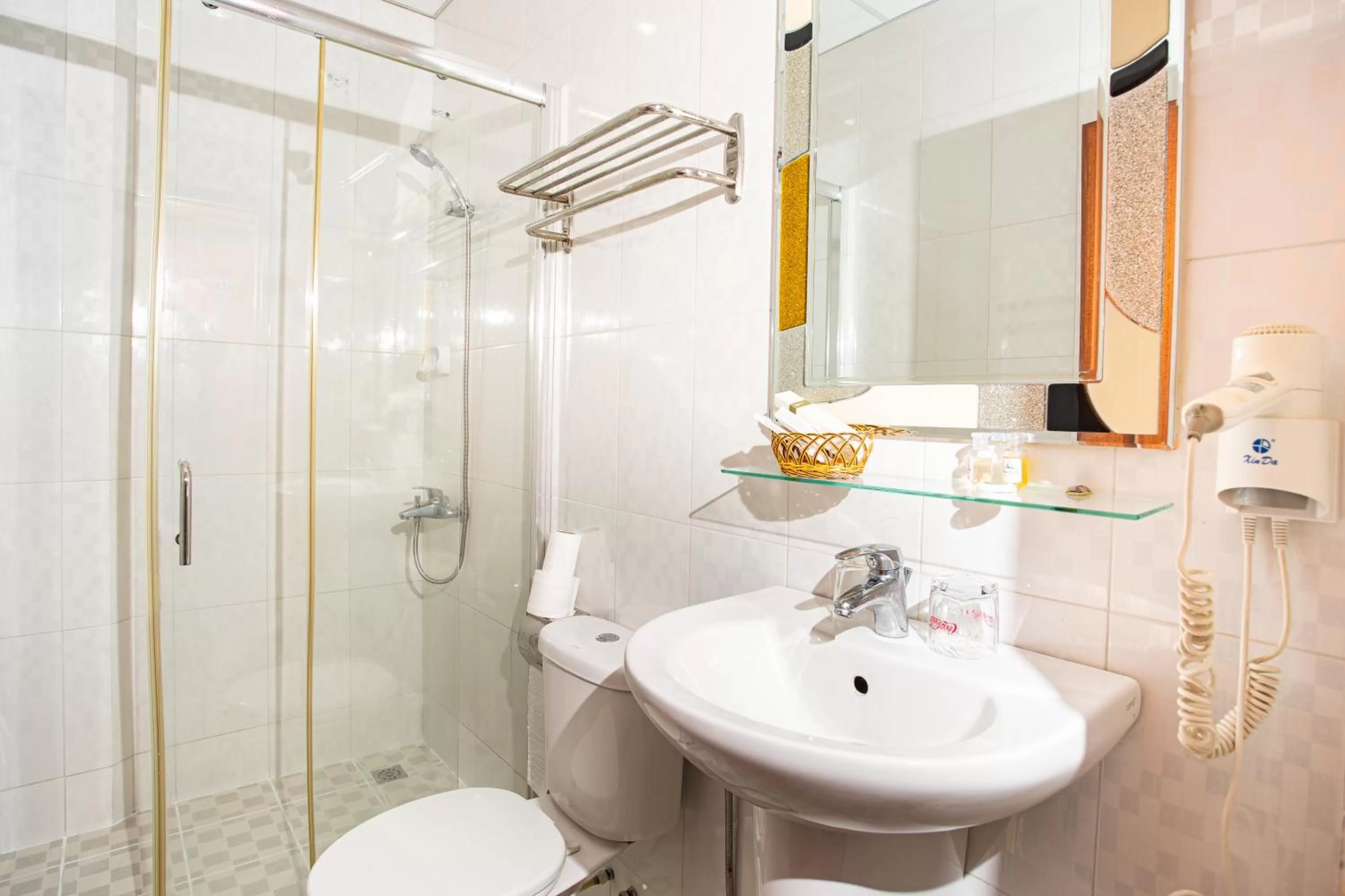 Shower in Silver Mounts Hotel