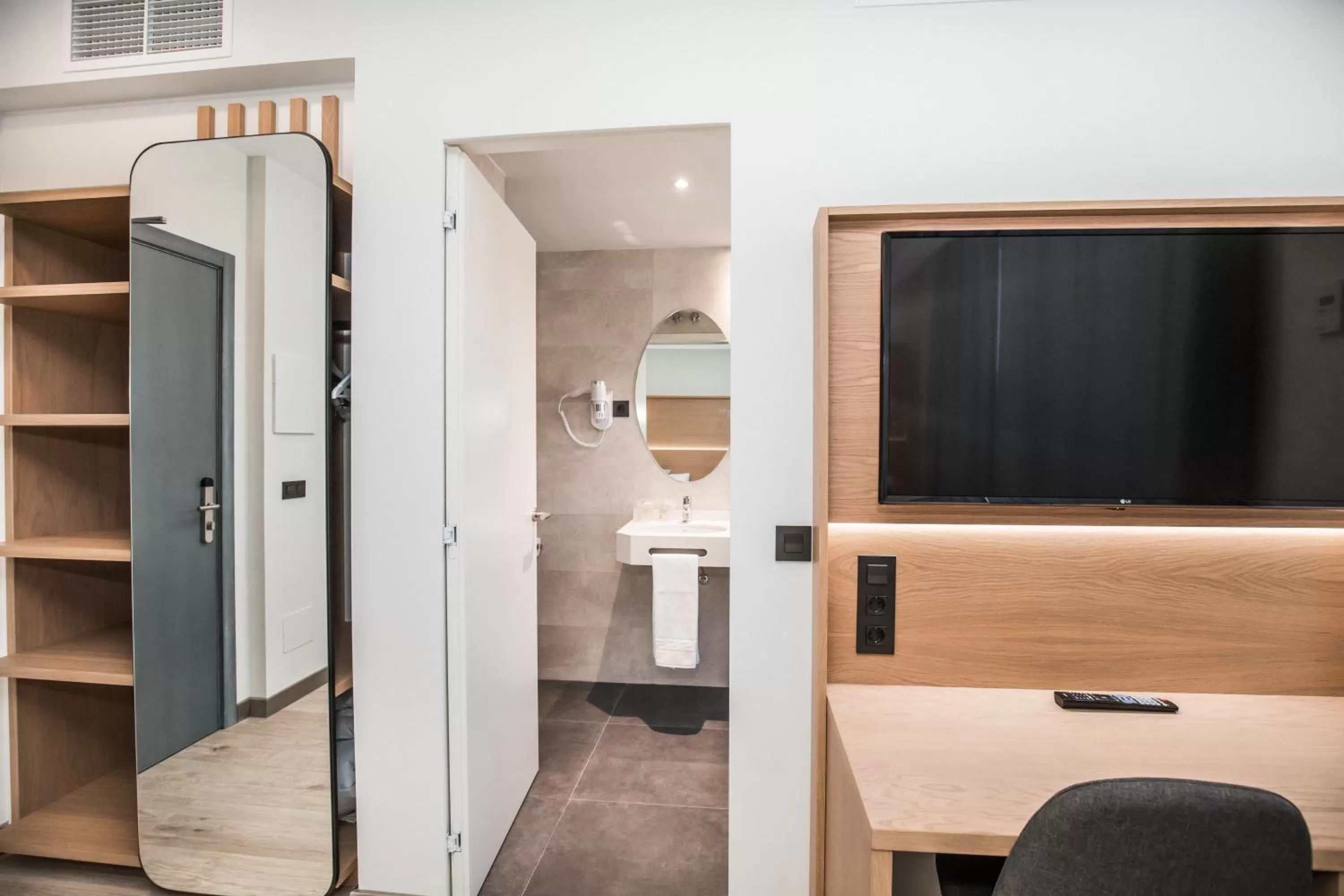 TV and multimedia in Hotel Ciudad De Ávila