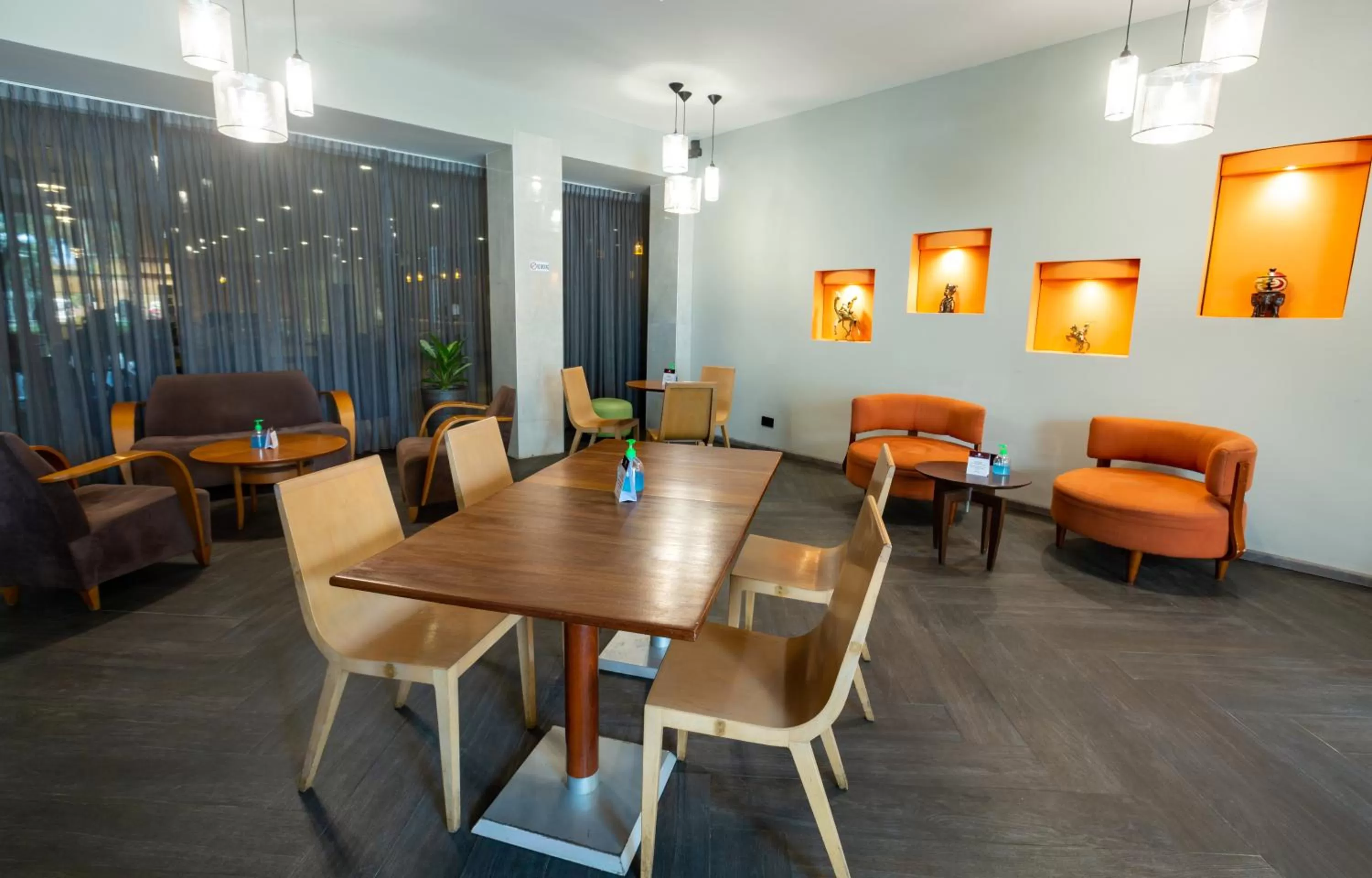 Restaurant/places to eat in Accra City Hotel