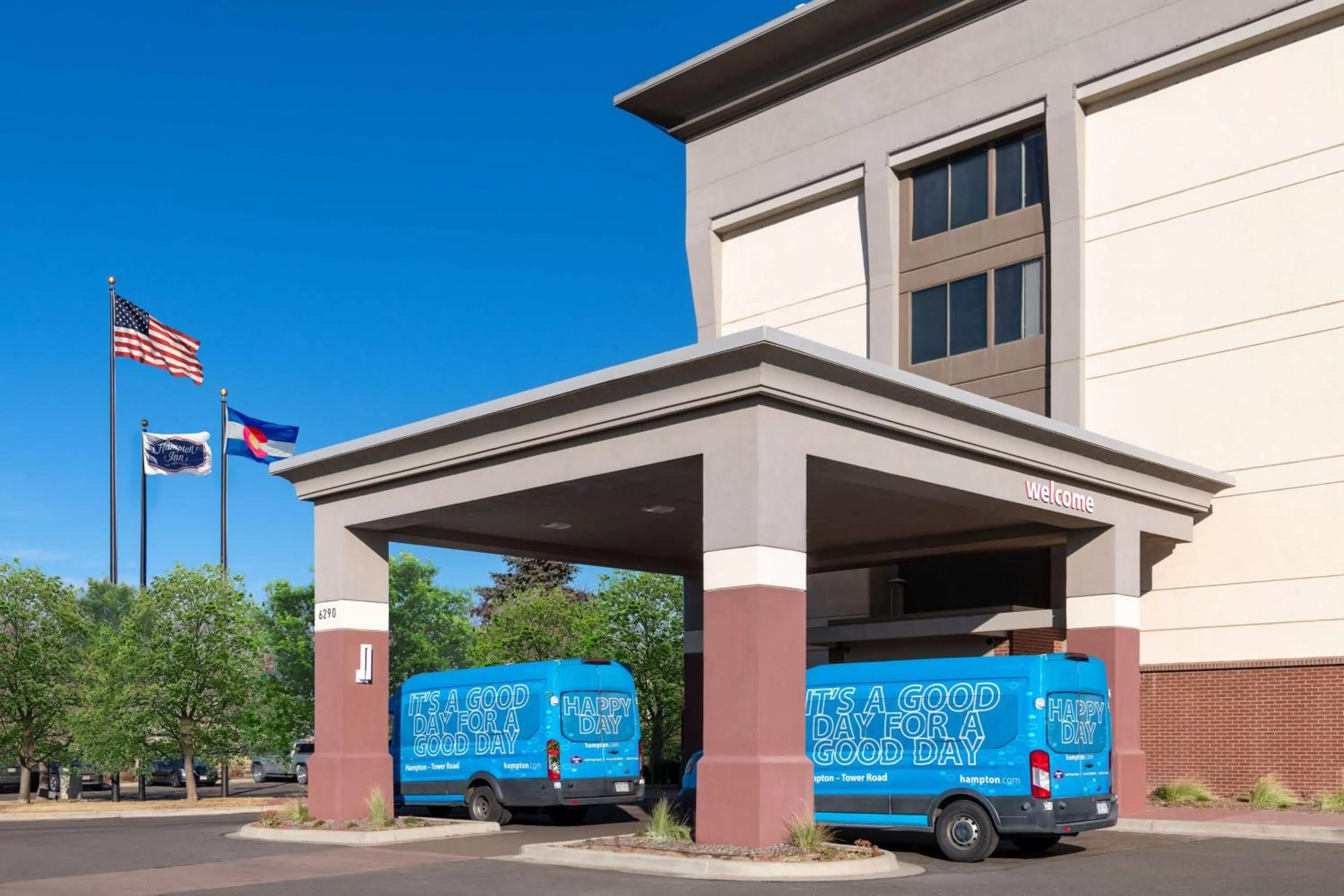 Property building in Hampton Inn Denver-International Airport