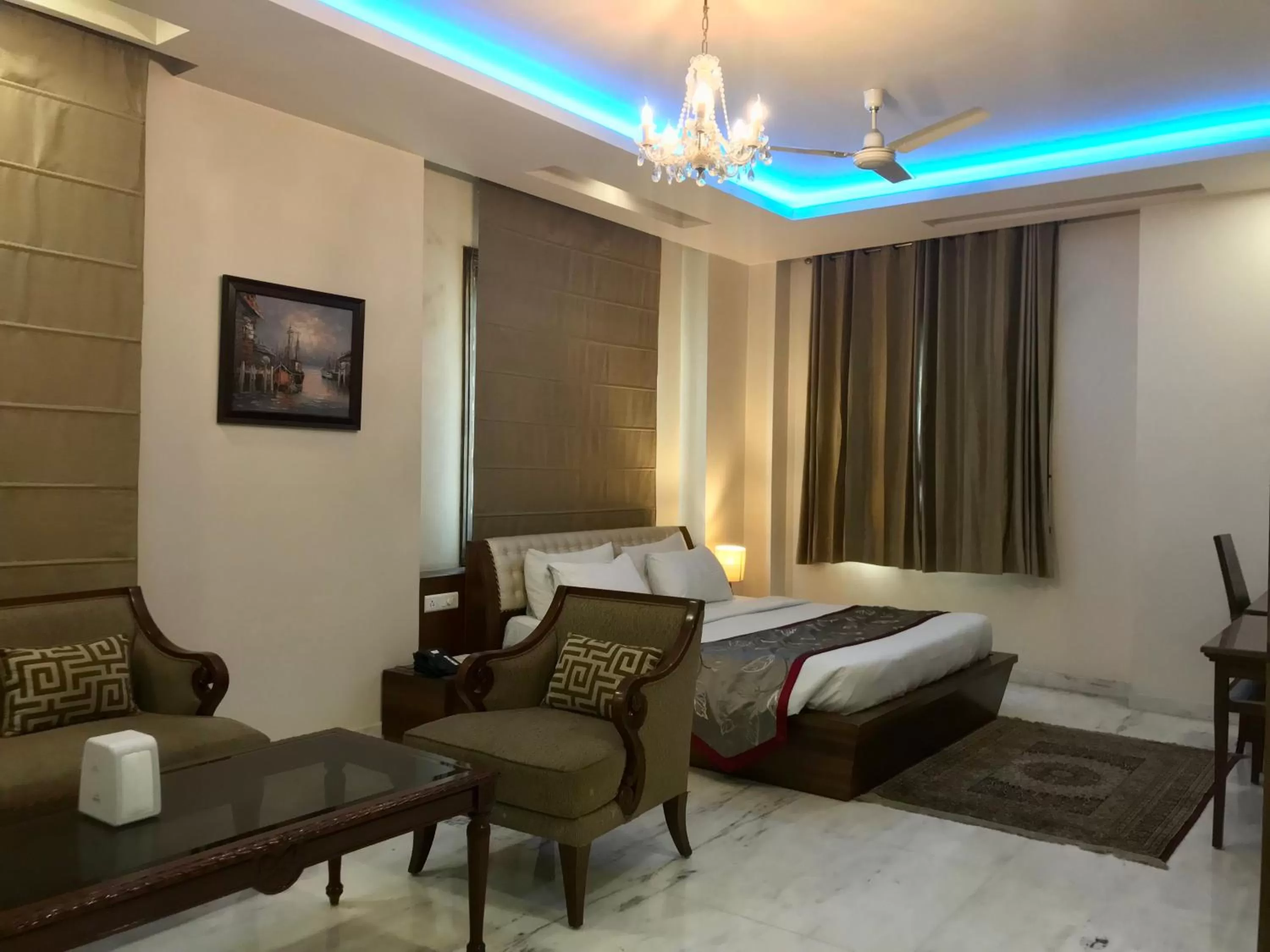 Photo of the whole room, Bed in Hotel Leela Grande