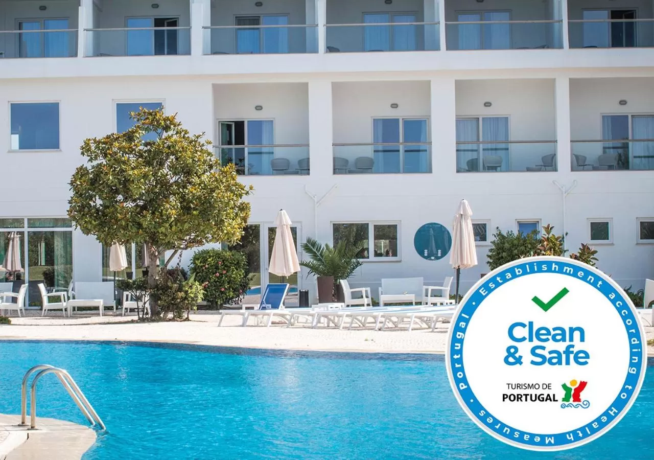 Swimming pool in MH Atlantico