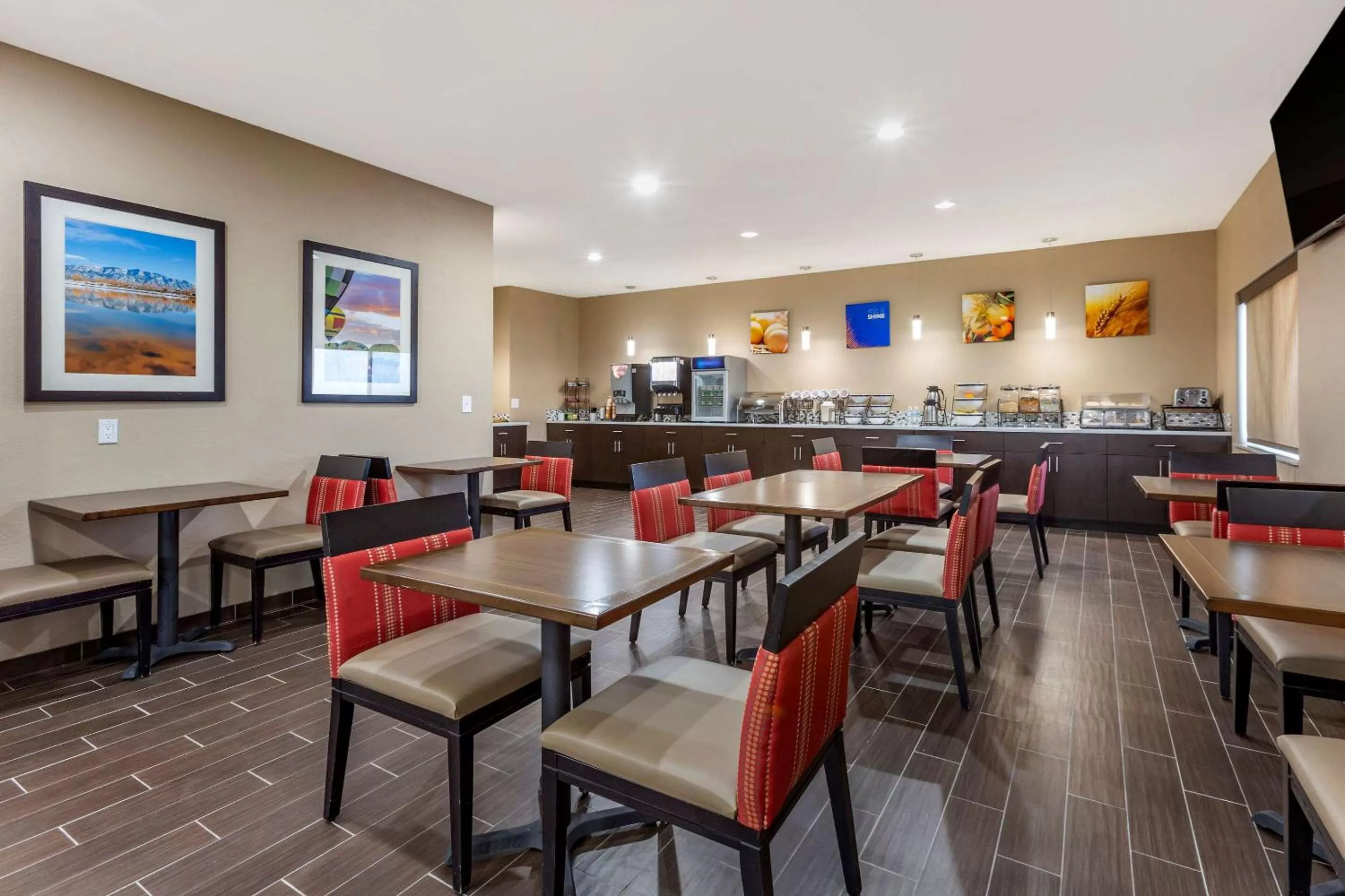 Restaurant/places to eat in Comfort Inn & Suites Alameda at Albuquerque Balloon Fiesta Park