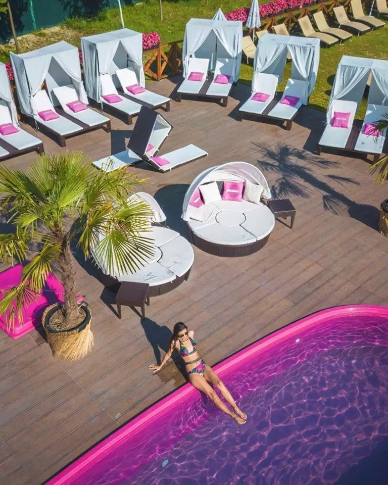 Swimming pool in The Wind Mills Hydropark