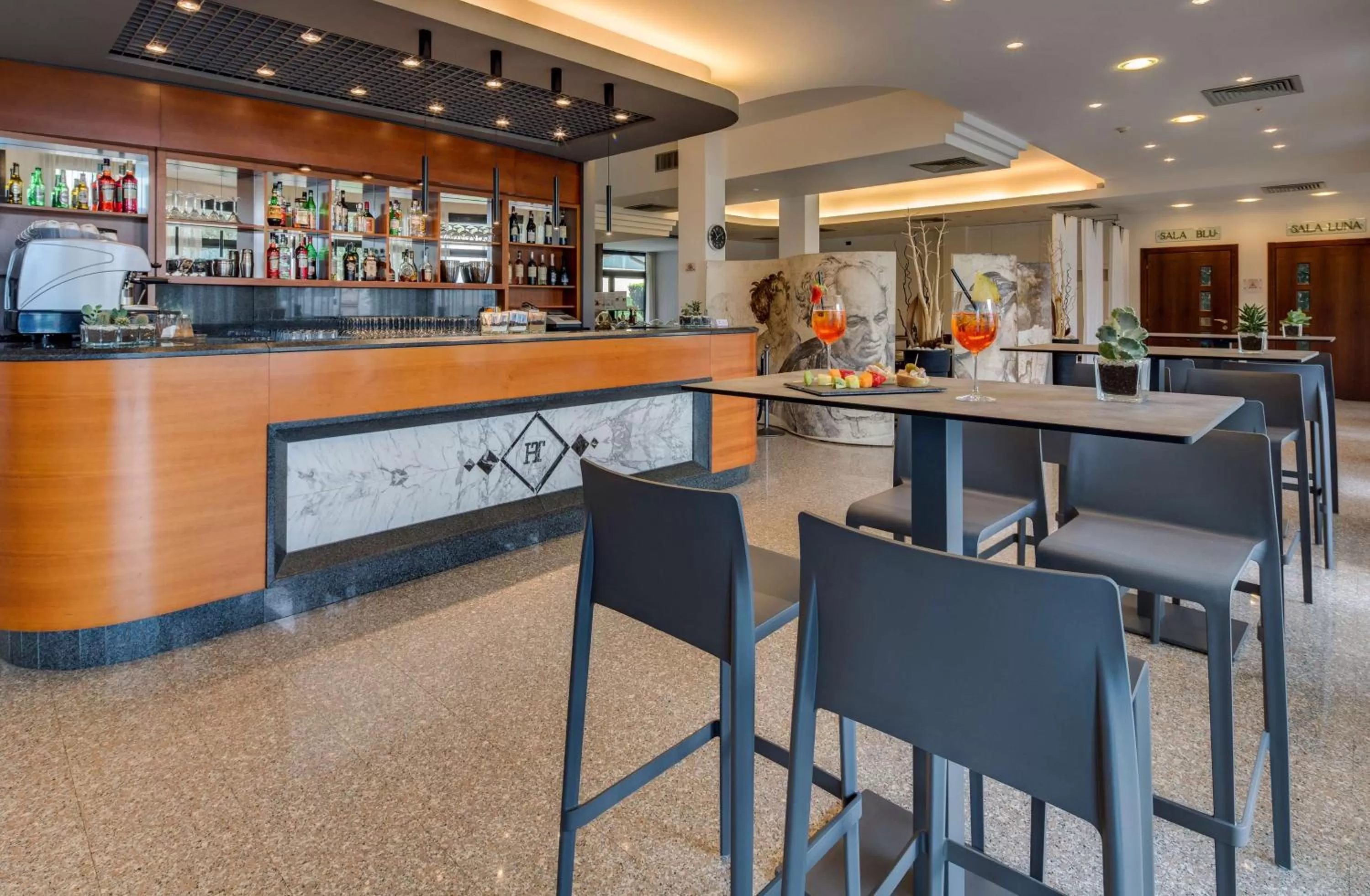 Lounge or bar in Best Western Hotel Turismo
