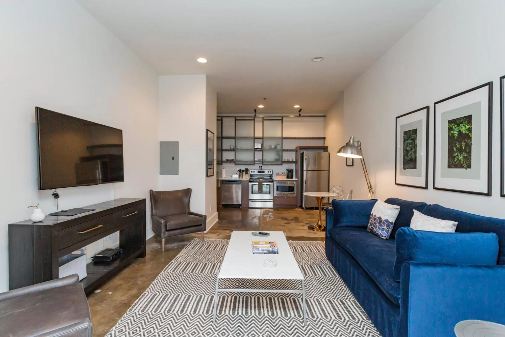 TV and multimedia in Mint House at The Reserve - Nashville