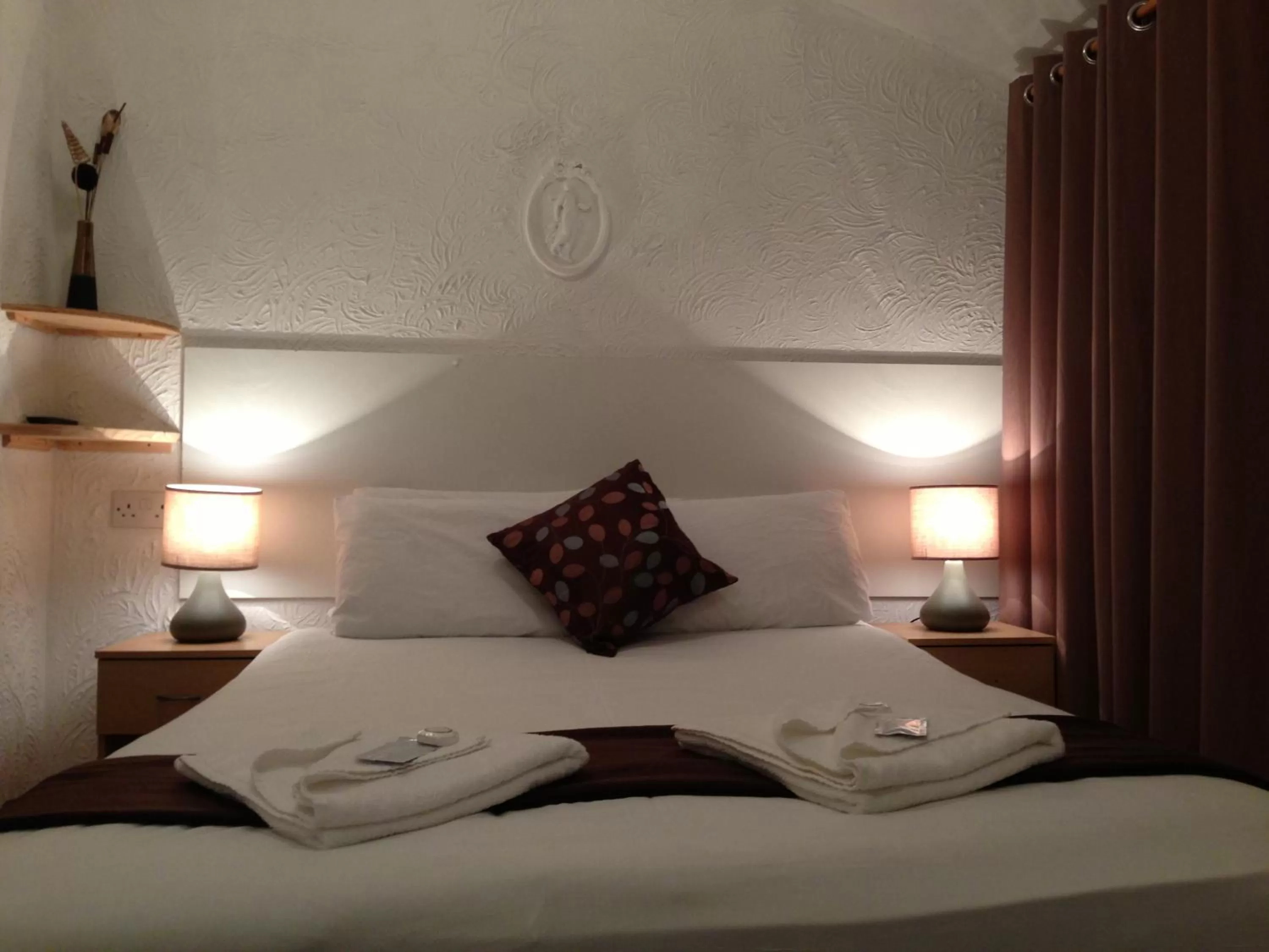 Bed in Wilsons Hotel - Blackpool Tower View