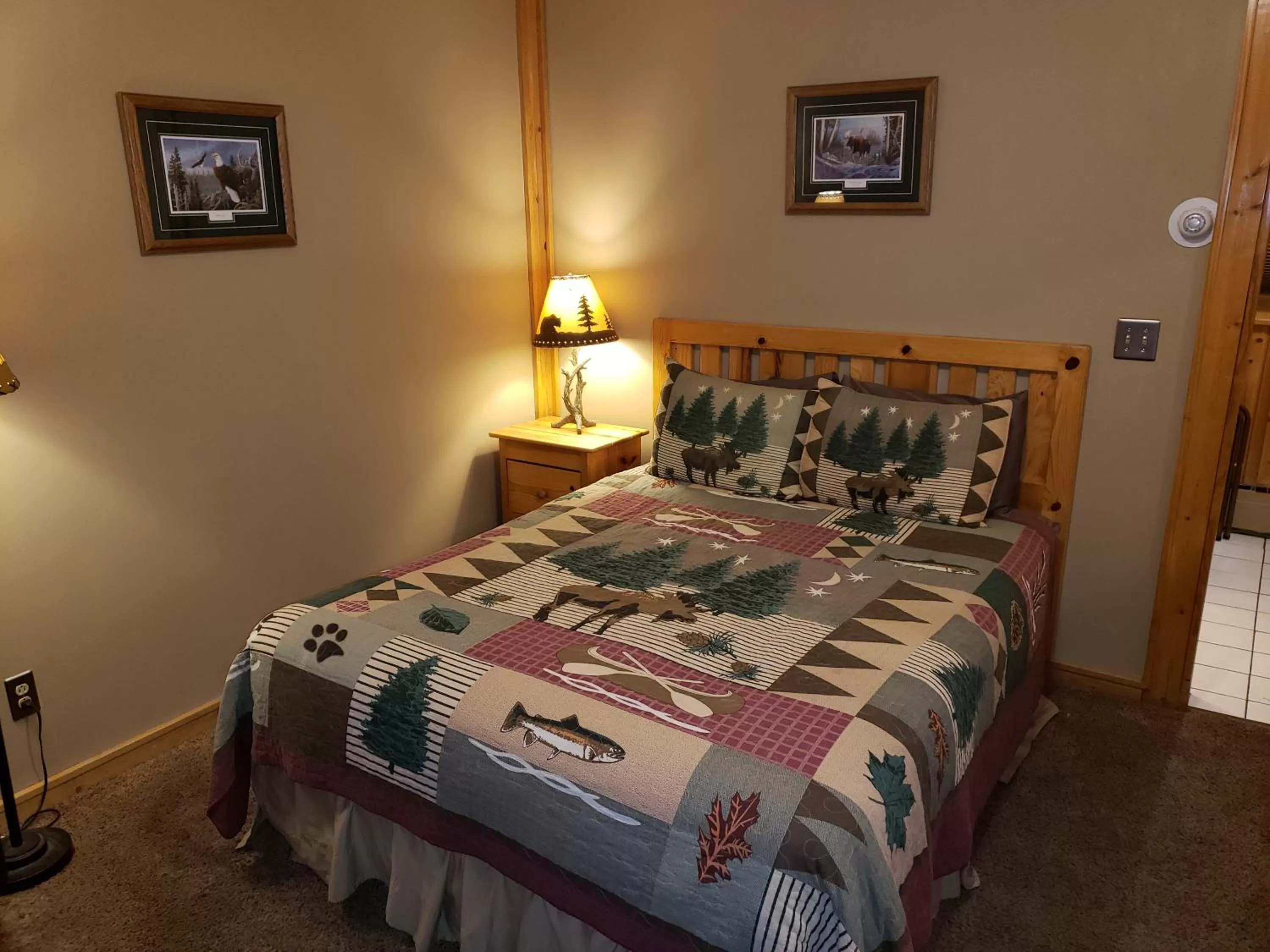 Bed in Willard Munger Inn