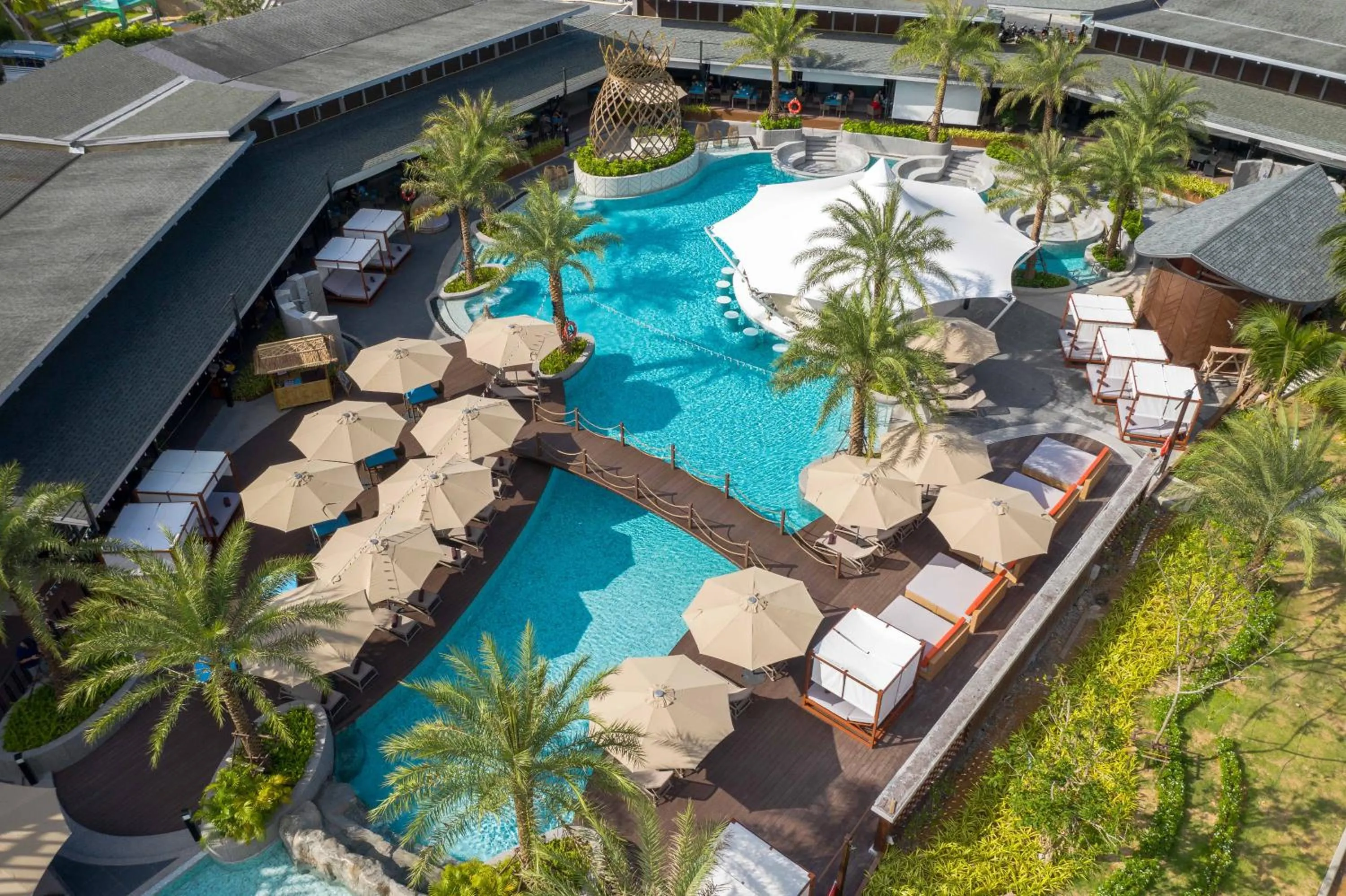 Swimming pool in Patong Bay Hill