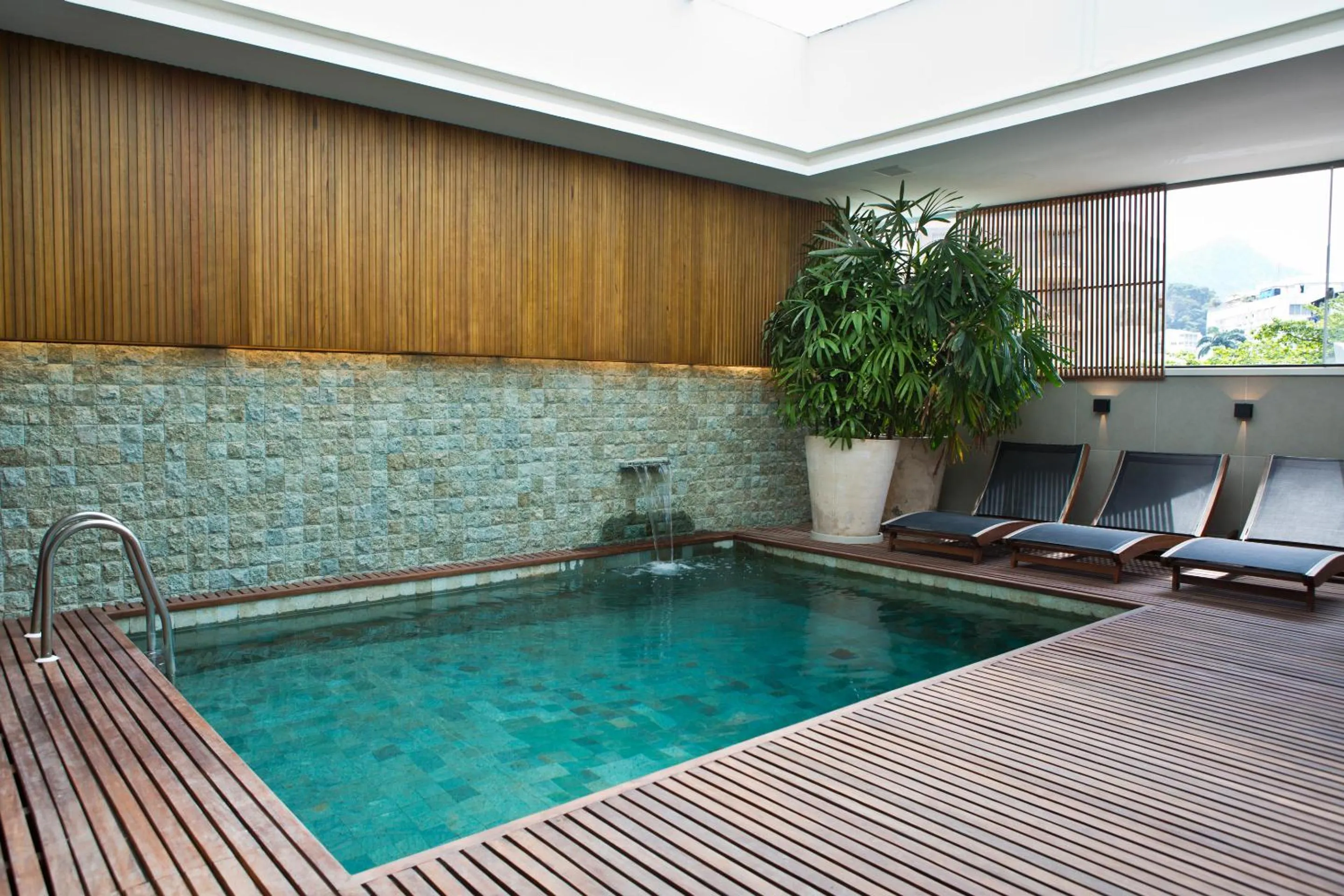 Swimming pool in Ritz Leblon