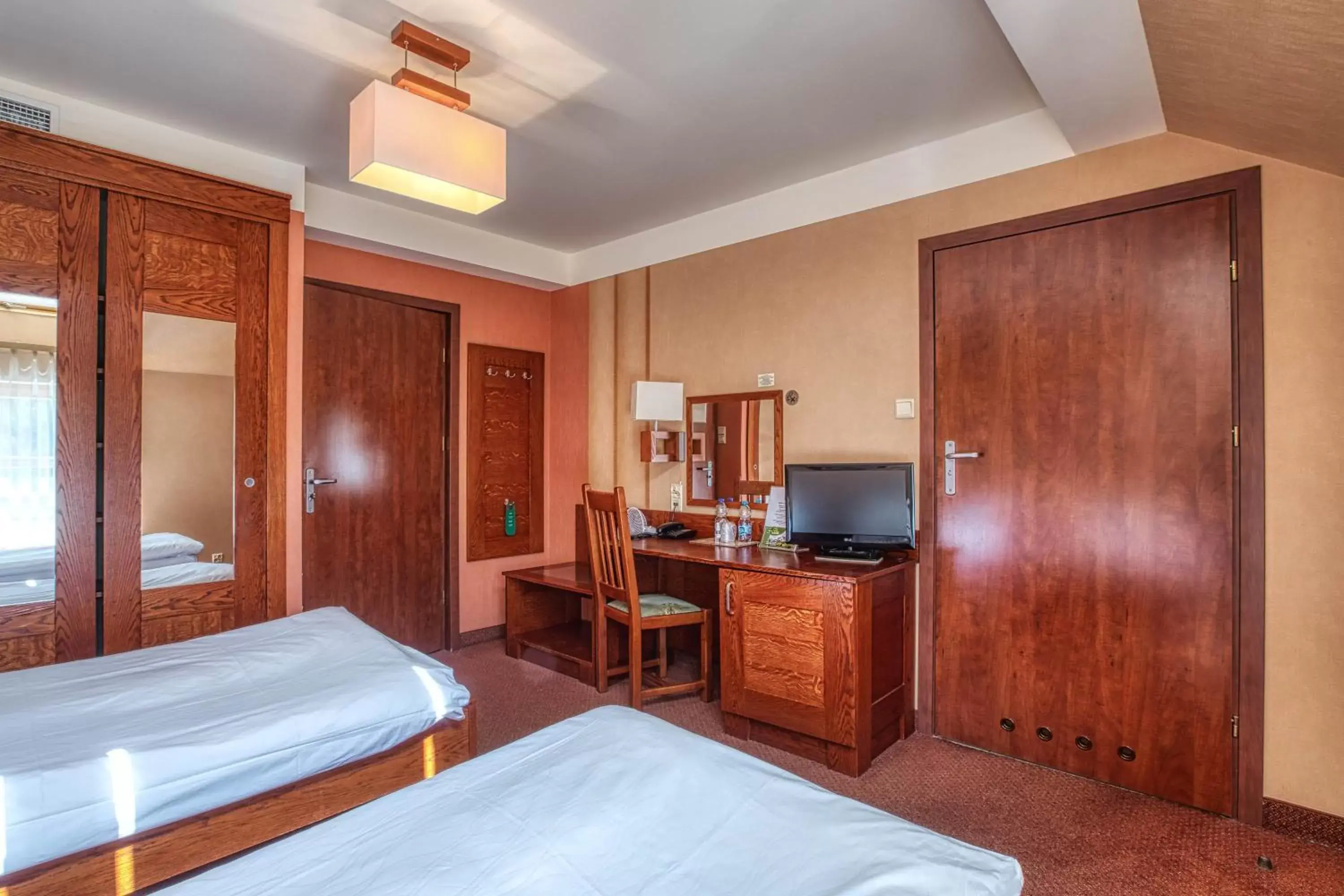 Twin Room in Dom Oliwski Twin Room in Dom Oliwski