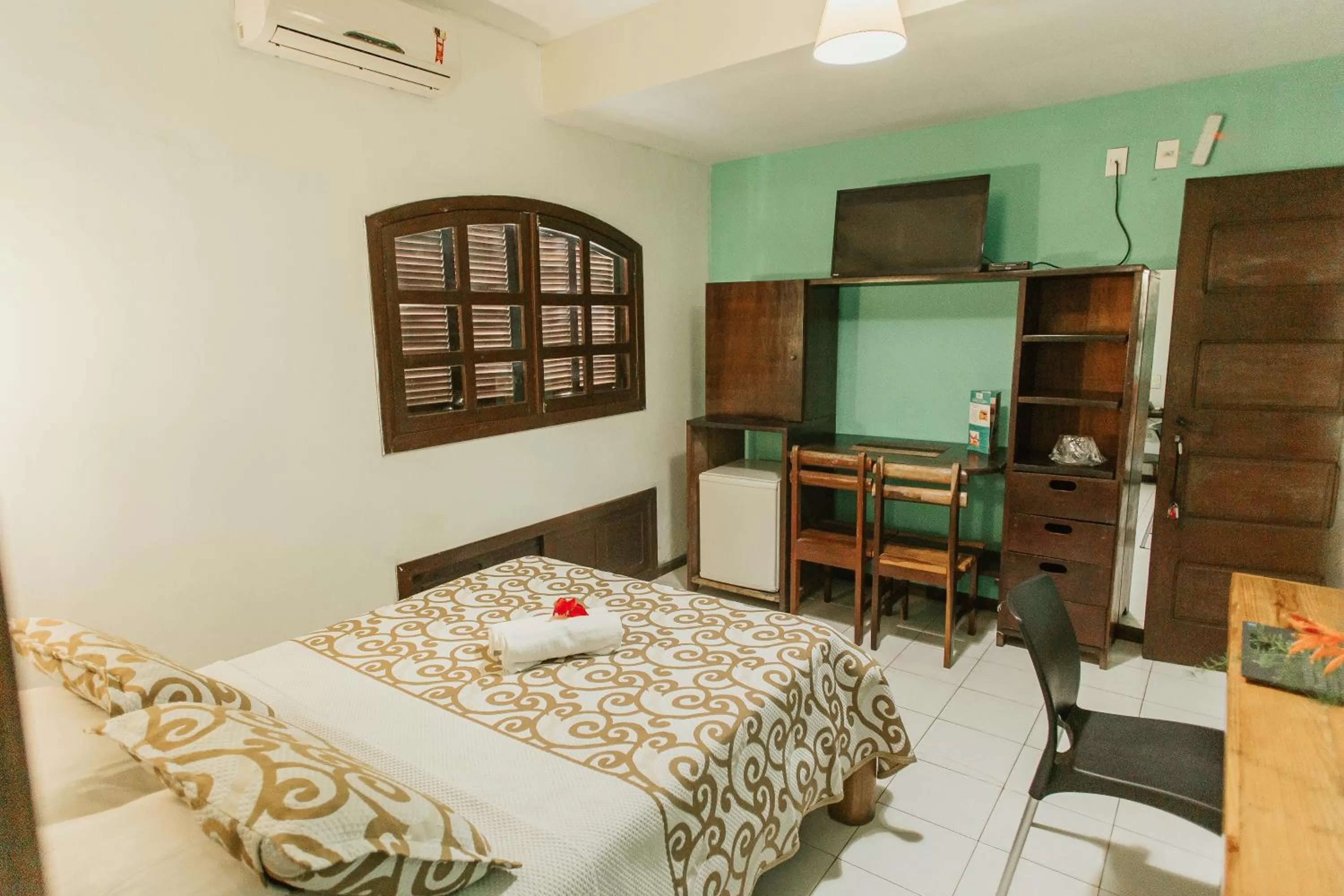 Bedroom, Bed in Chalet Suisse