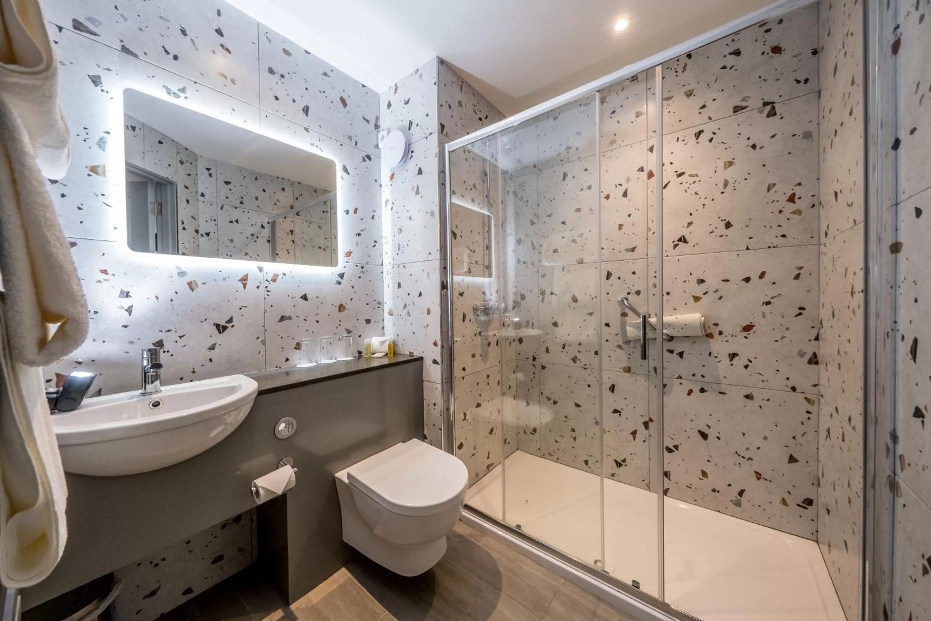 Best Western Plus White Horse Hotel