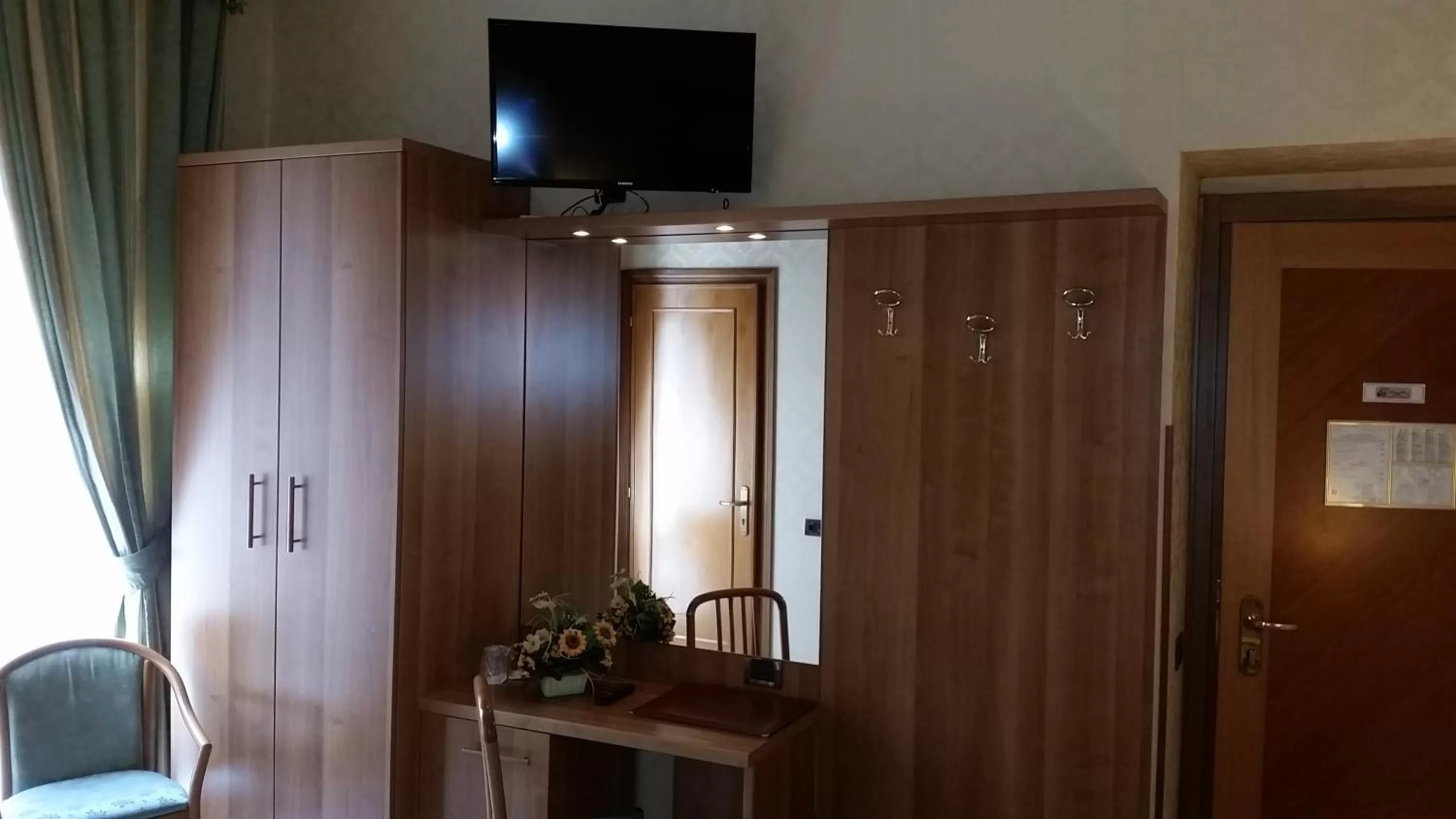 TV and multimedia in Hotel Teti
