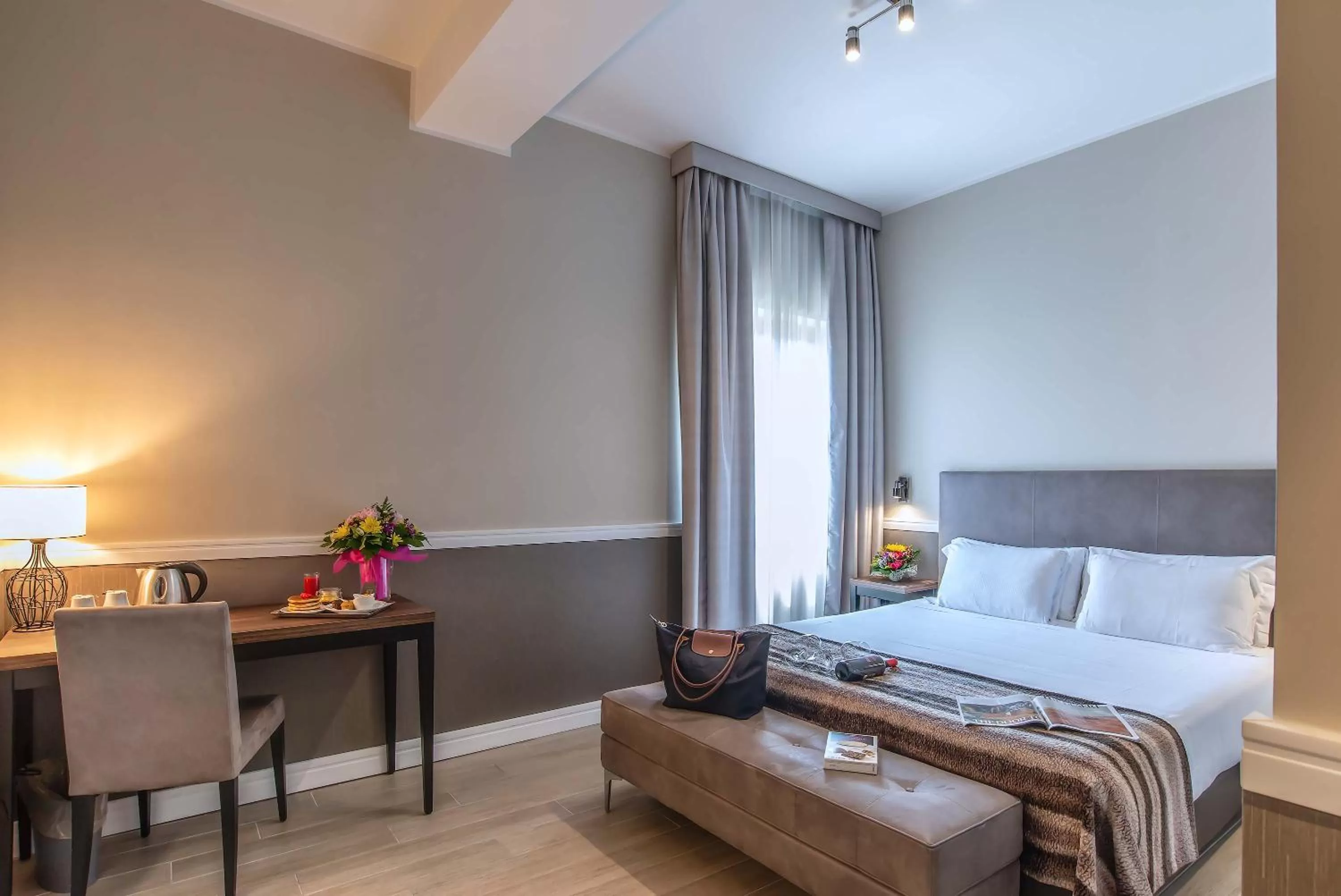 Coffee/tea facilities, Bed in Fragrance Hotel St. Peter