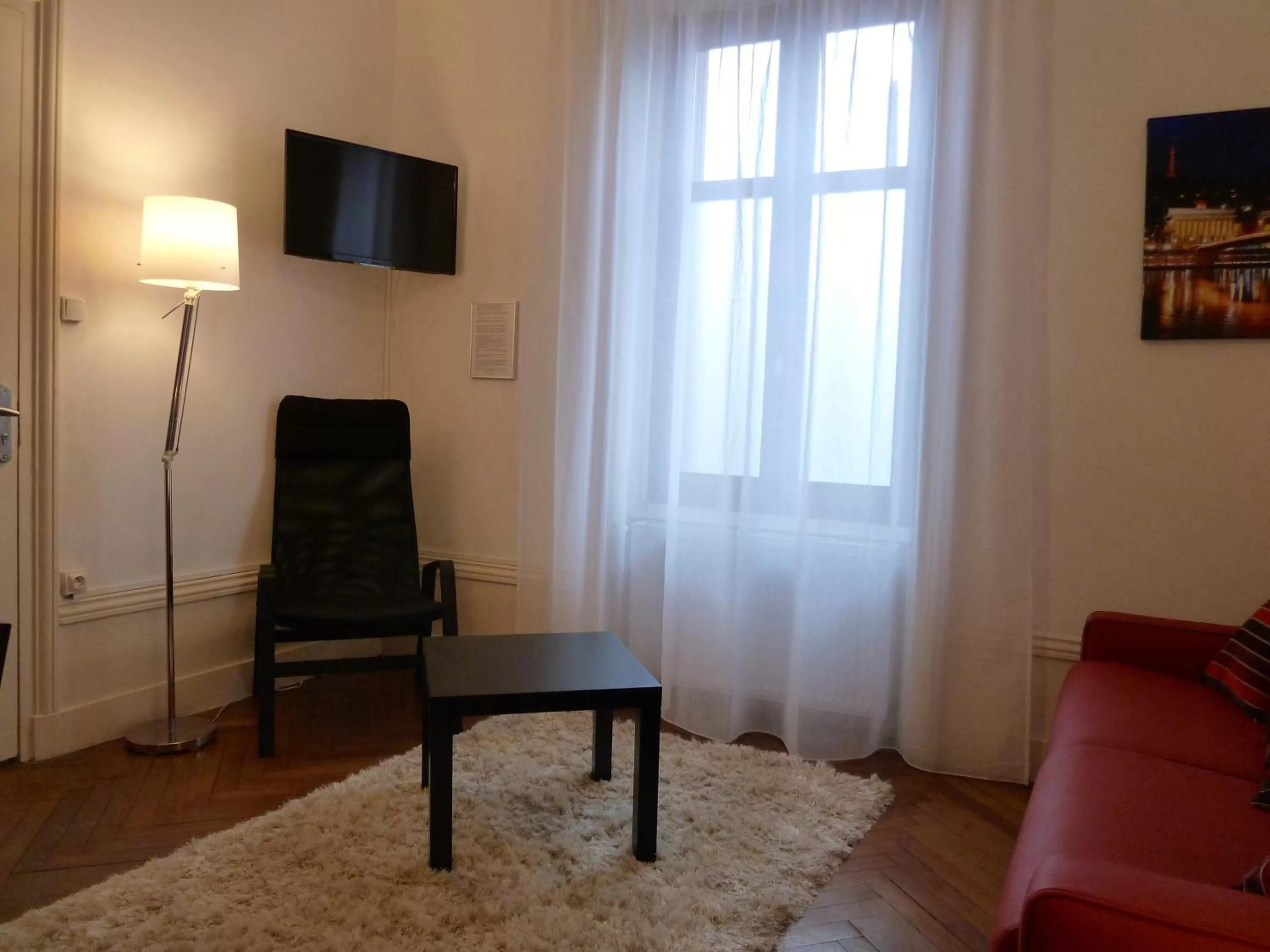 Double Room with City View in B&B "Clos Feuillat"