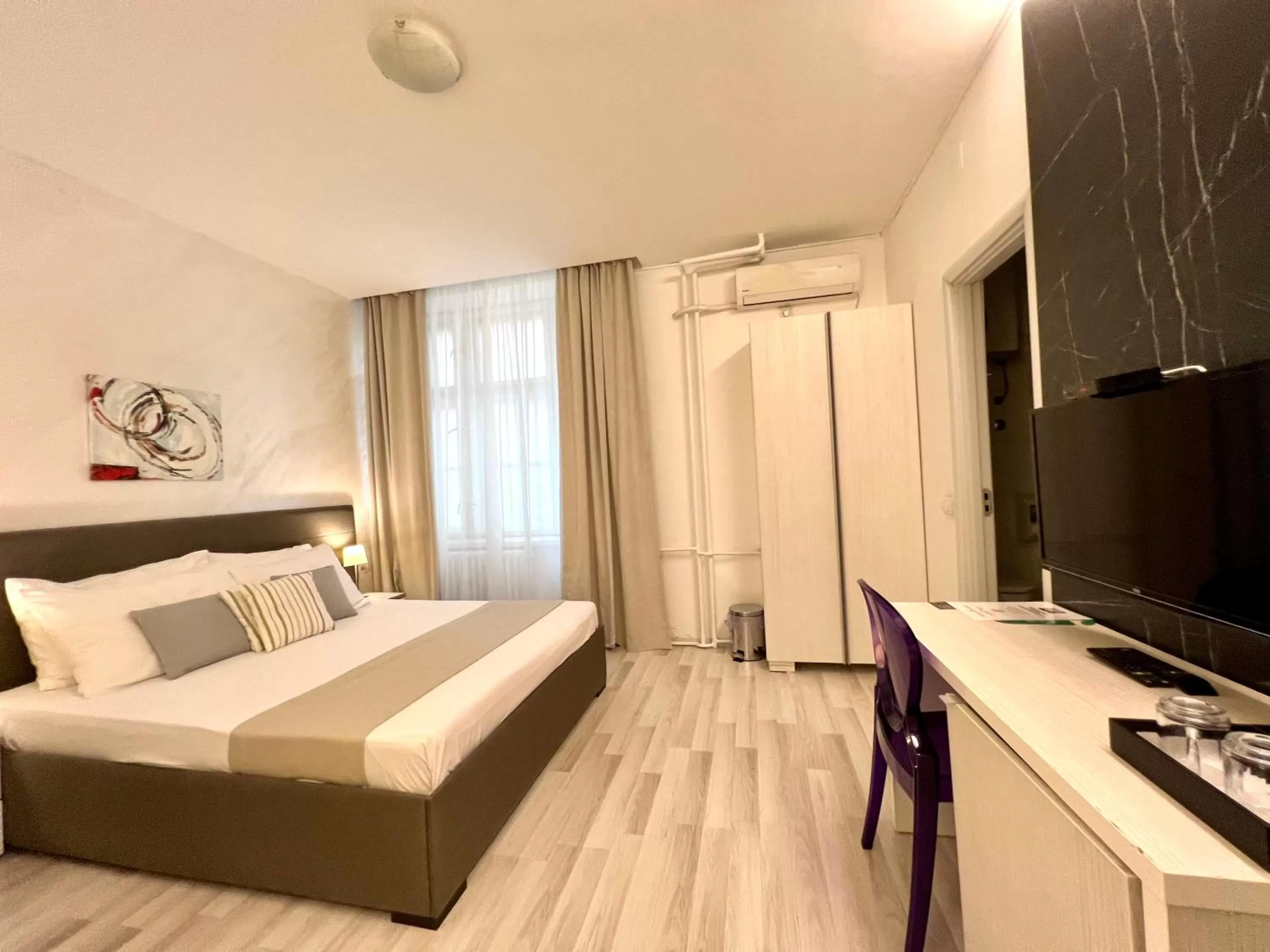 Bedroom, TV/Entertainment Center in Centar Forever