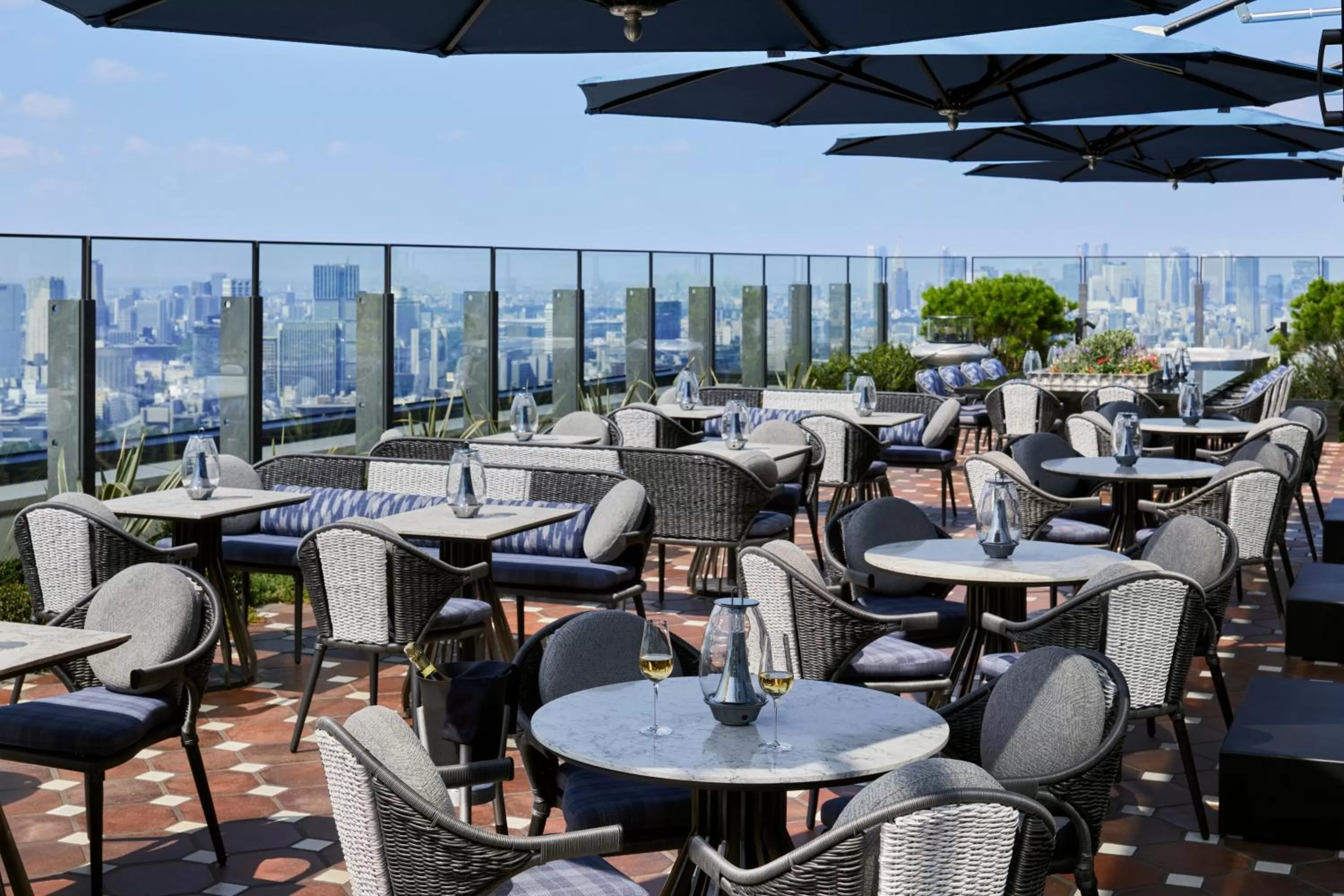 Restaurant/places to eat in Four Seasons Hotel Tokyo at Otemachi