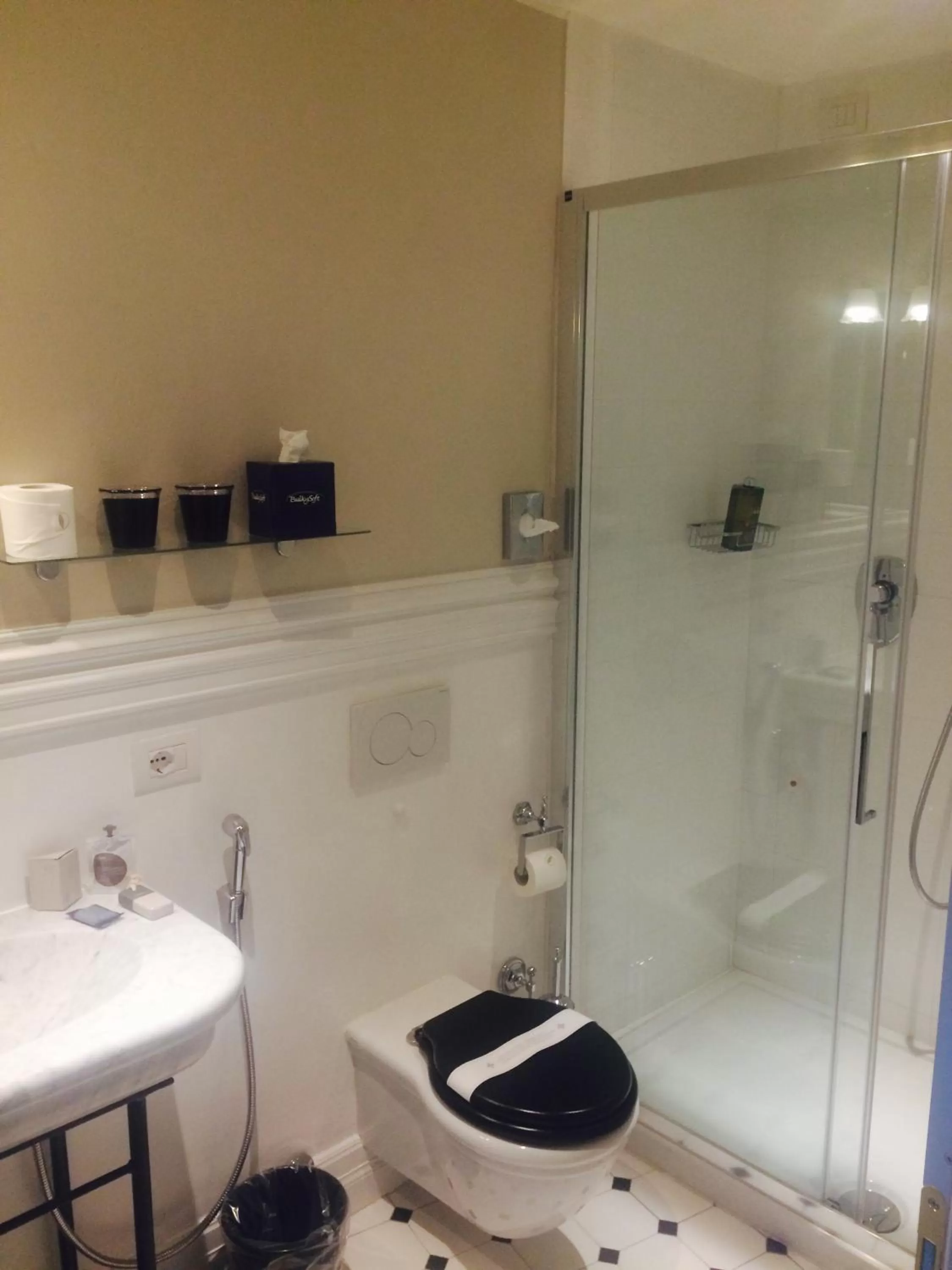 Bathroom in Palazzo Pacini