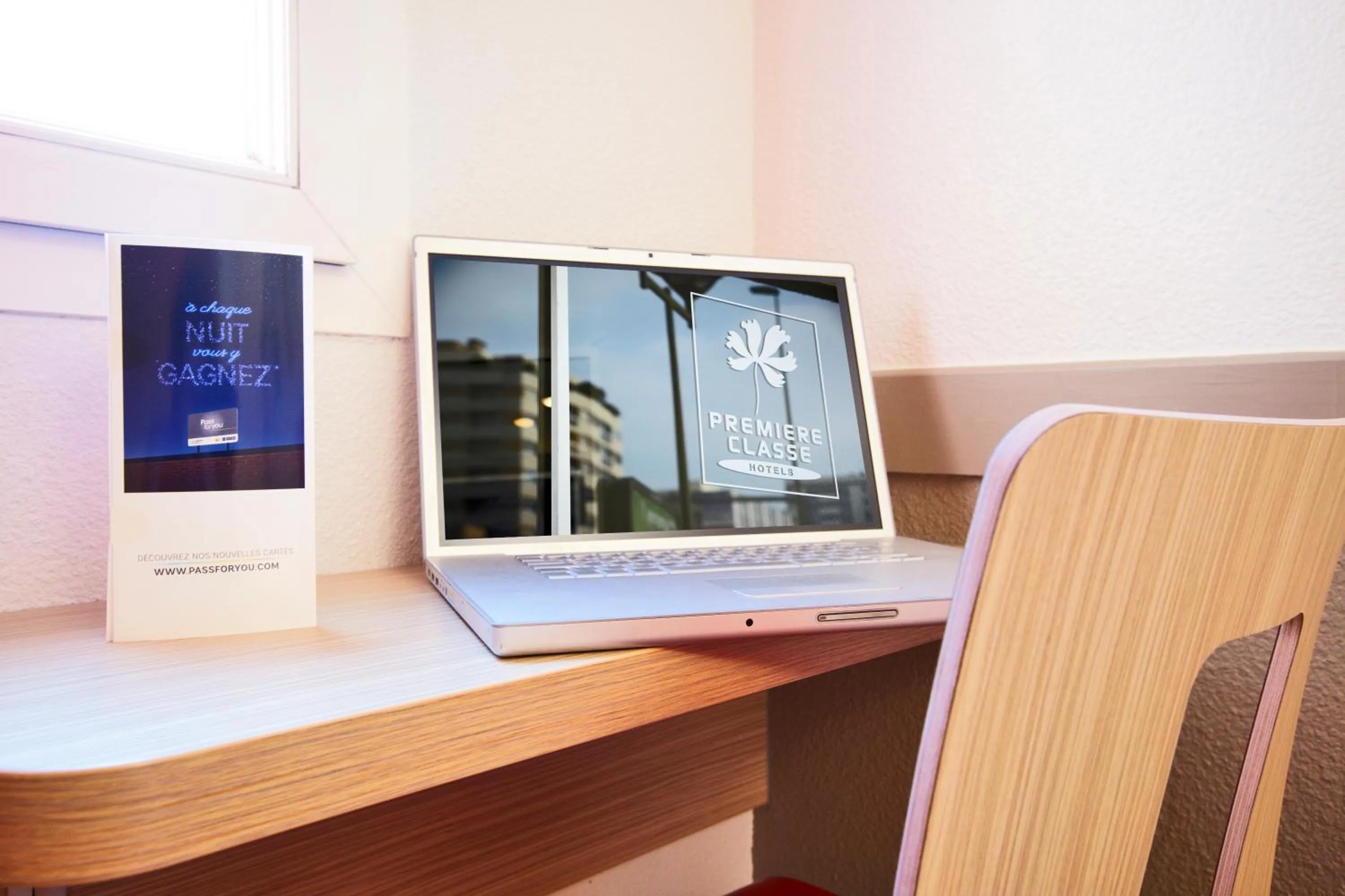 TV and multimedia in Première Classe Paris Ouest - Pont de Suresnes