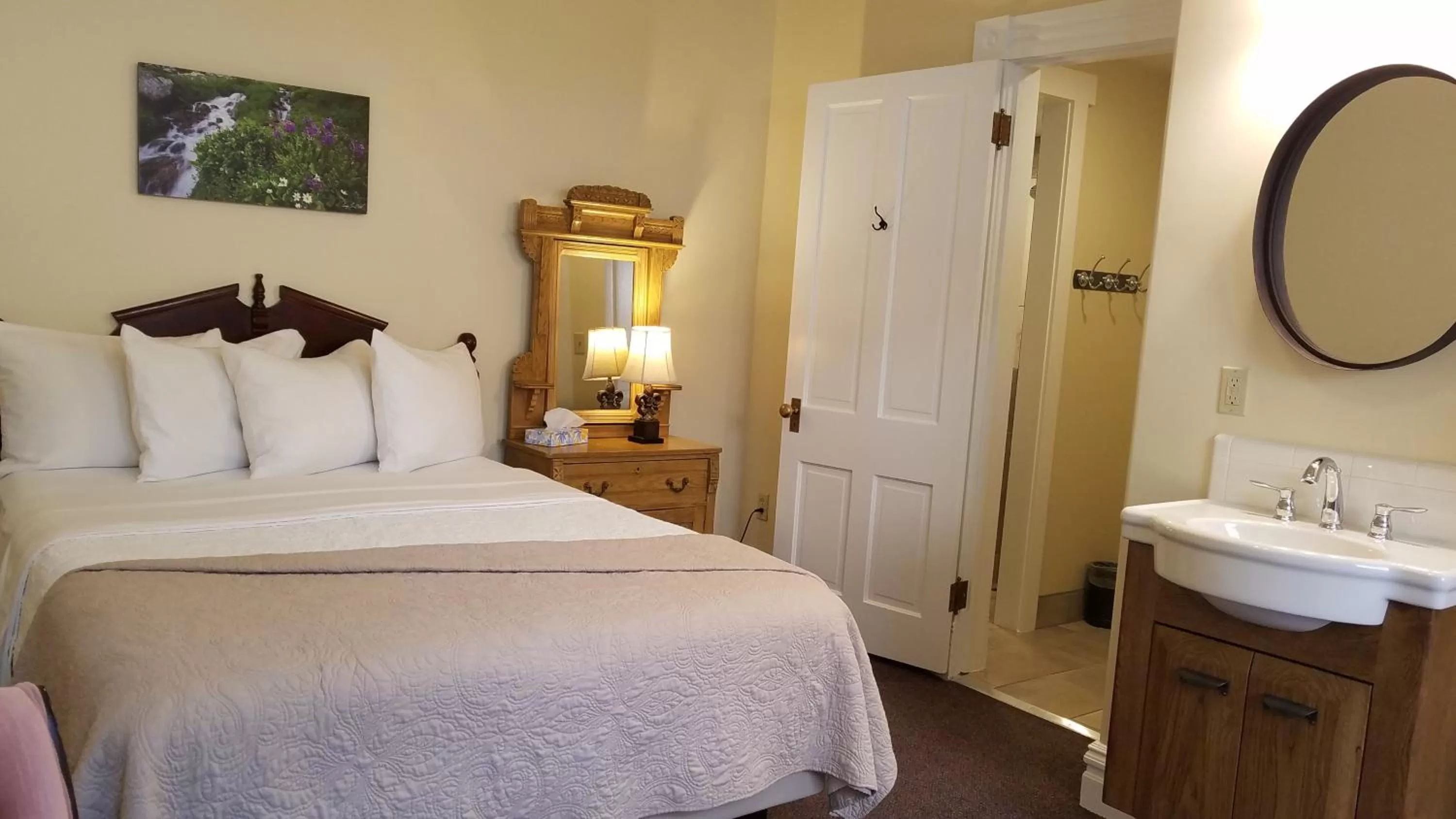 Bedroom, Bed in Hotel Ouray - for 12 years old and over