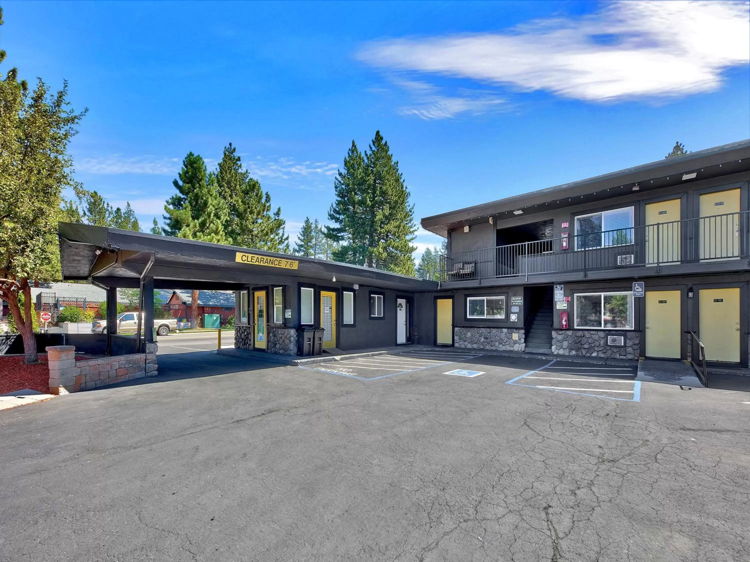 Property building in Secrets Inn Lake Tahoe