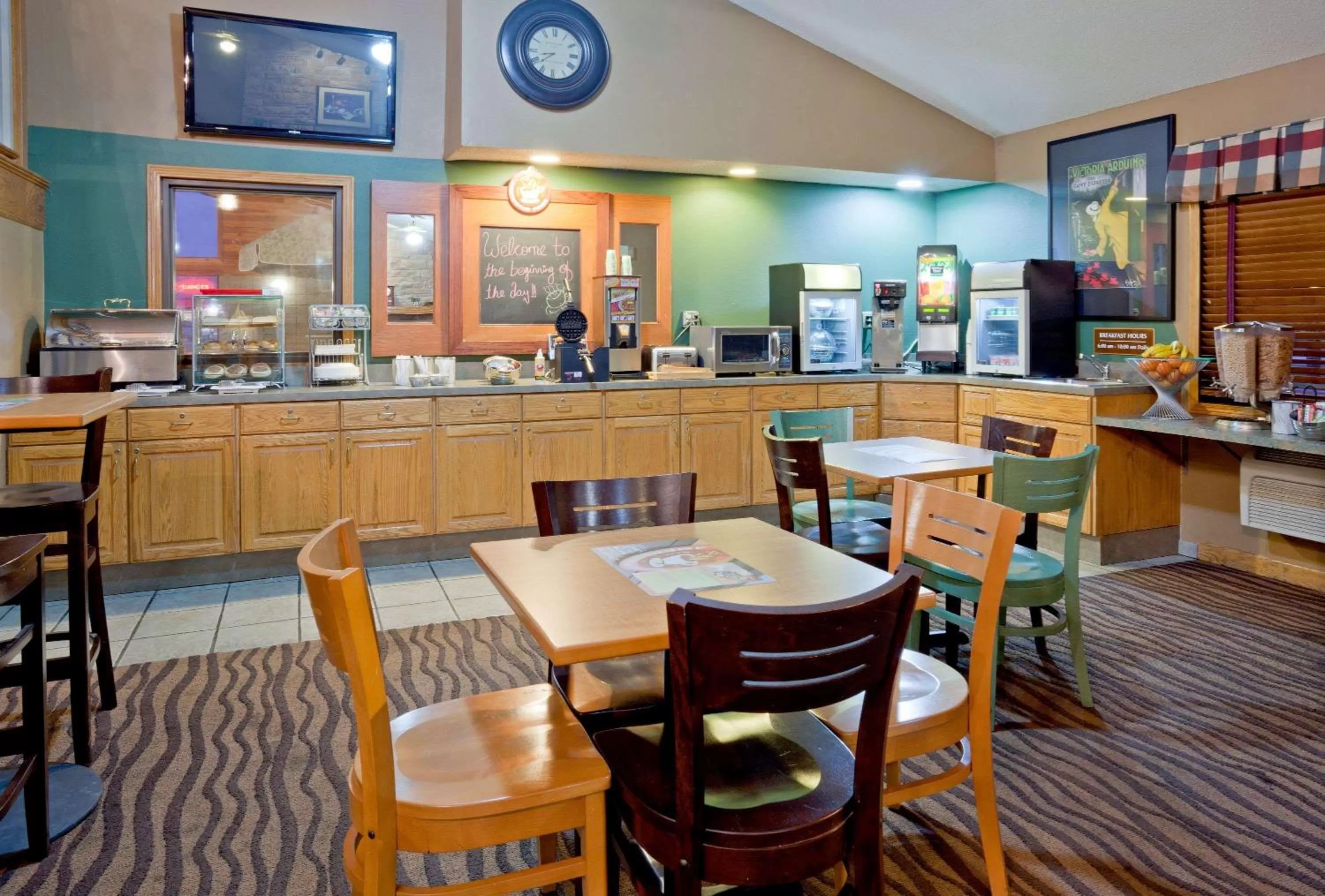 Restaurant/places to eat in AmericInn by Wyndham Coon Rapids