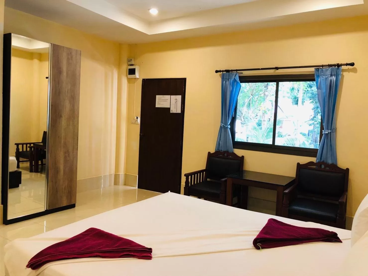 Bed in Ao Thong beach Resort