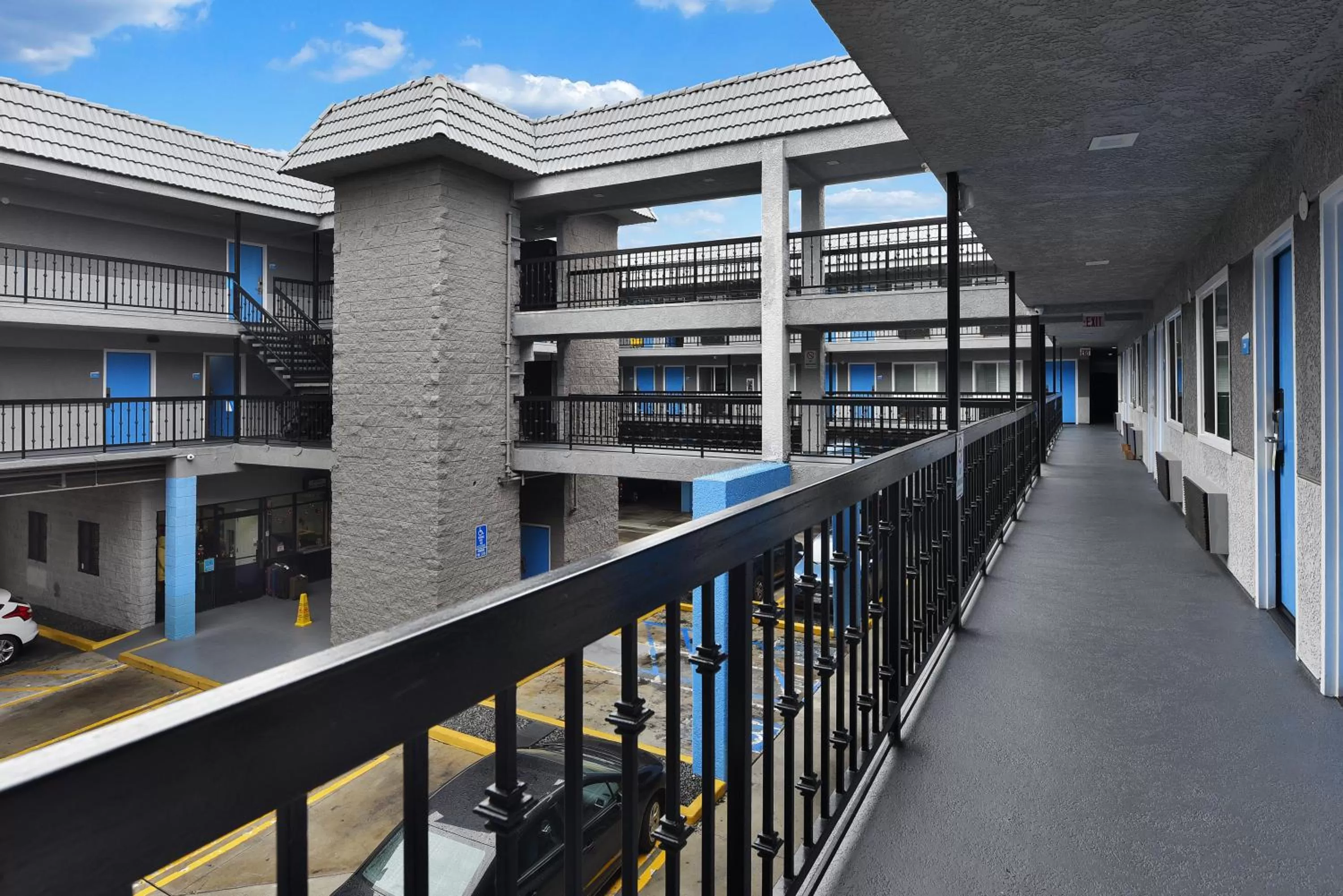 Balcony/Terrace in Hollywood Inn Express LAX