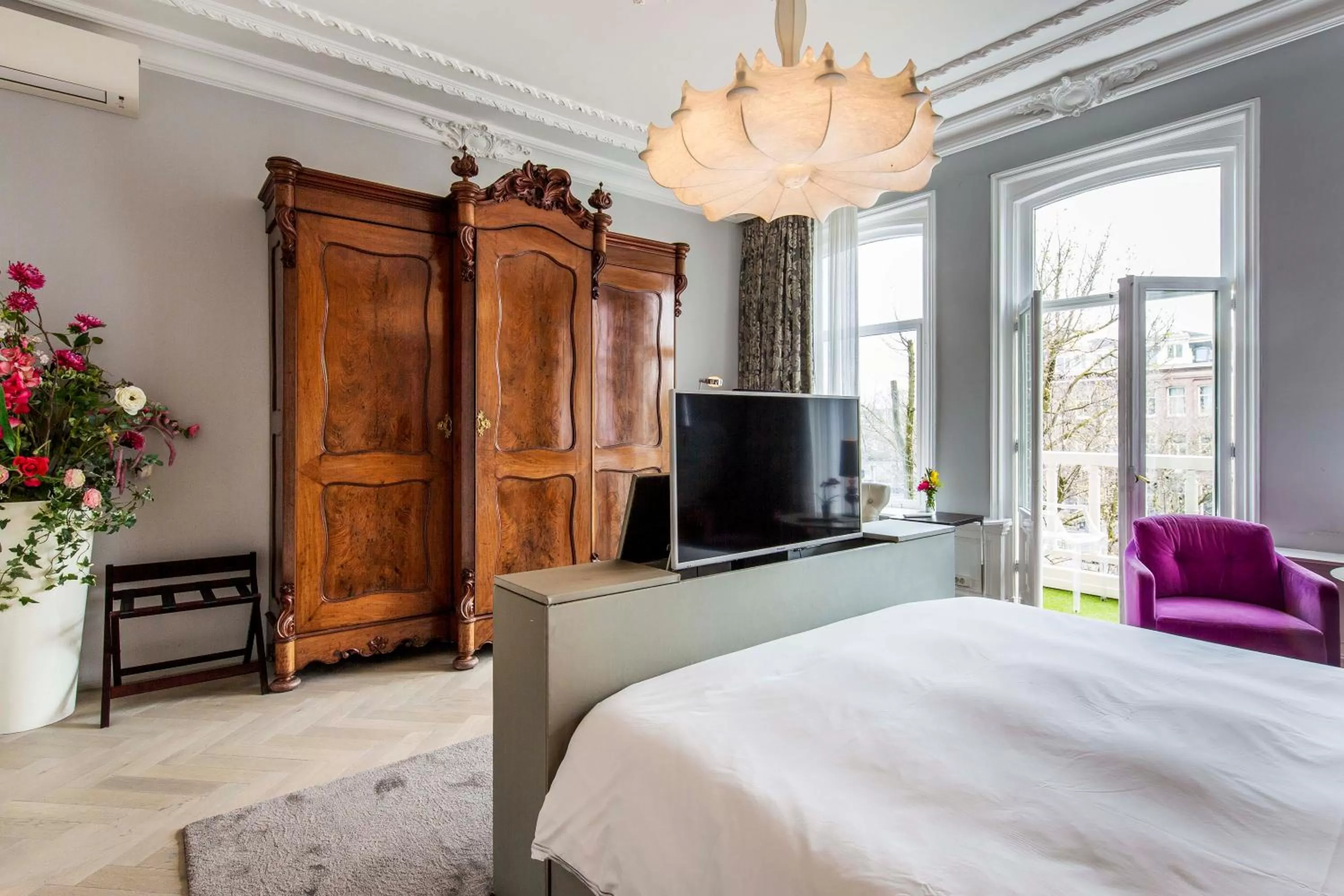 TV and multimedia, Bed in Amstel Corner Hotel