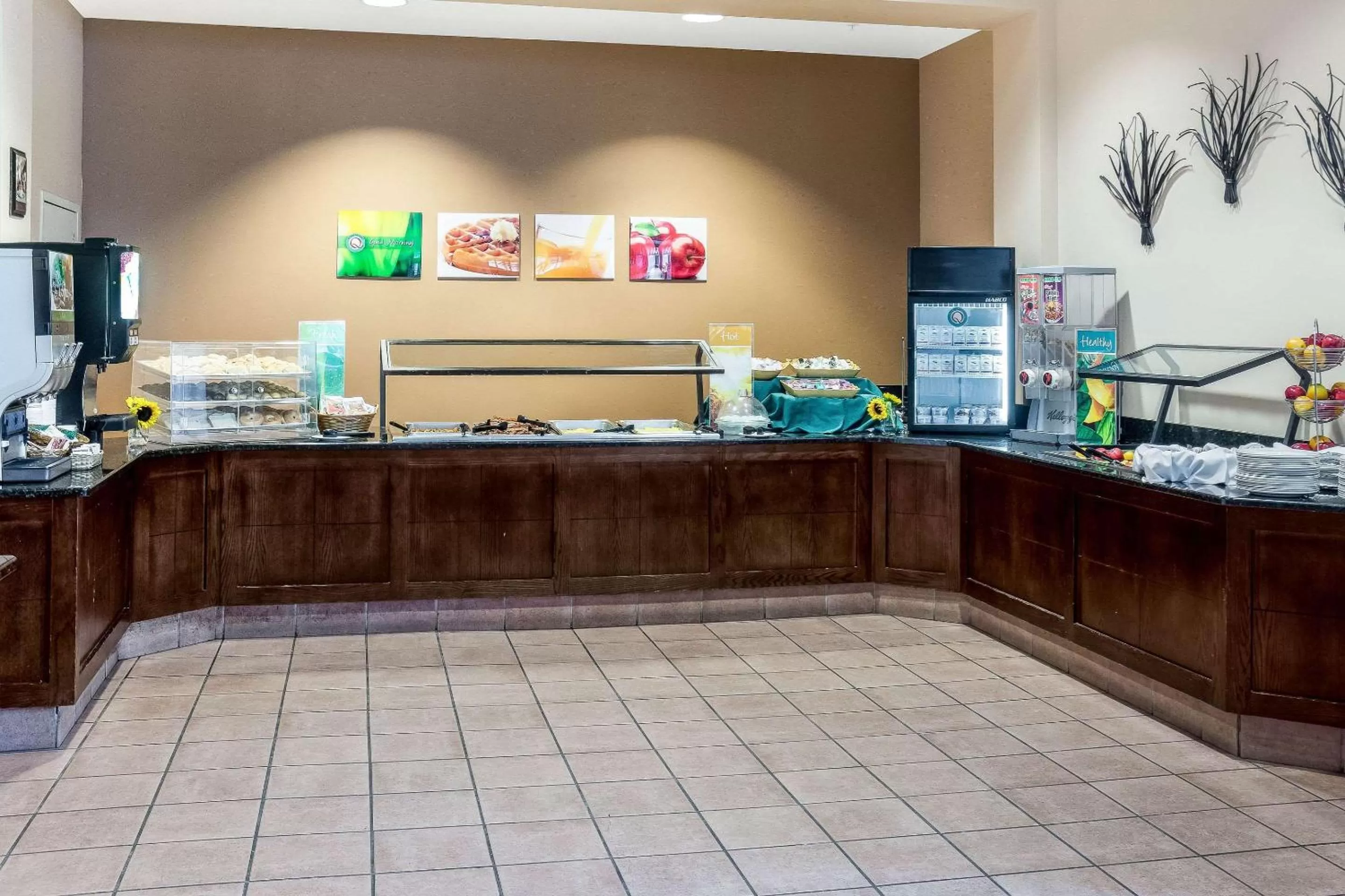 Restaurant/places to eat in Sleep Inn Lake Wright - Norfolk Airport