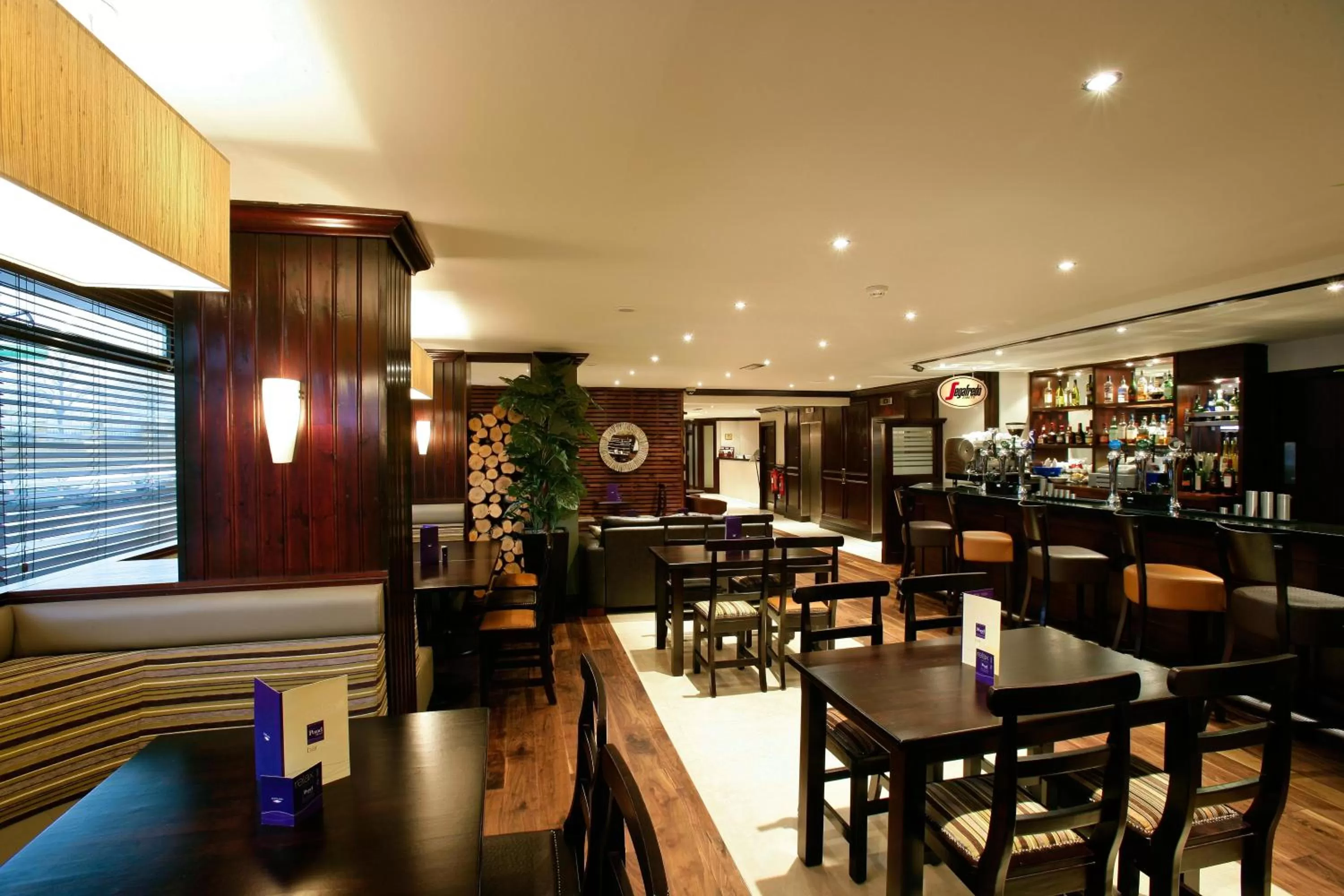 Restaurant/places to eat in Leonardo Inn Glasgow West End